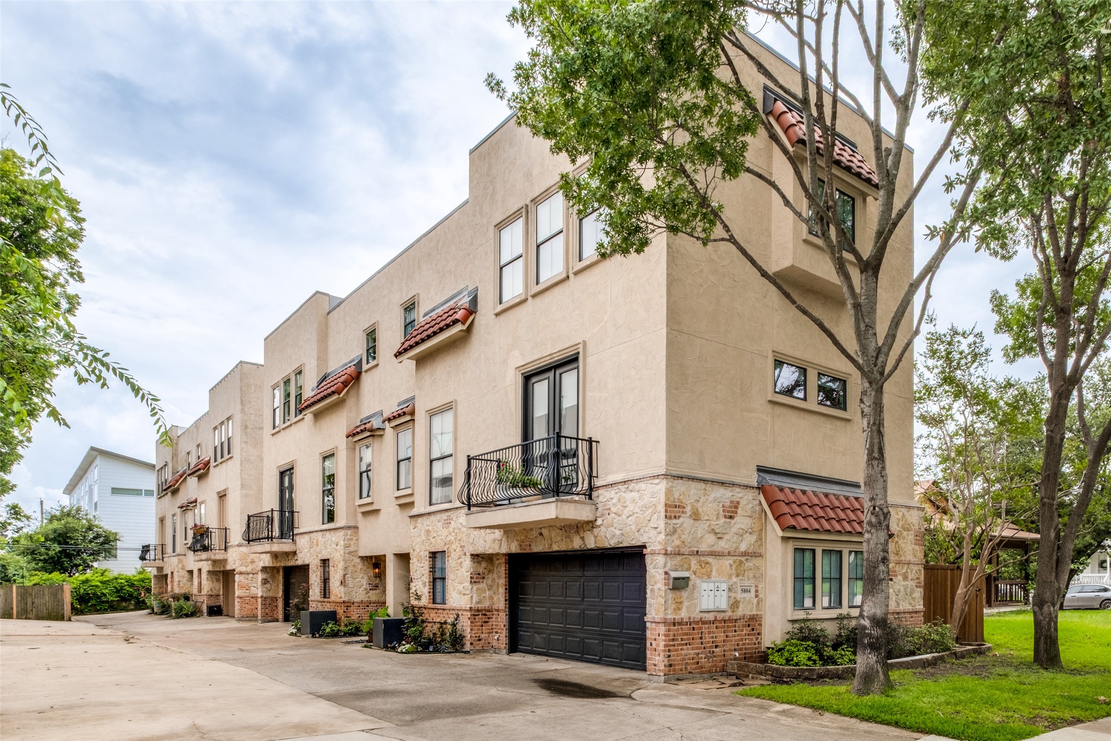 5804 Hudson Street Dallas TX 75206
