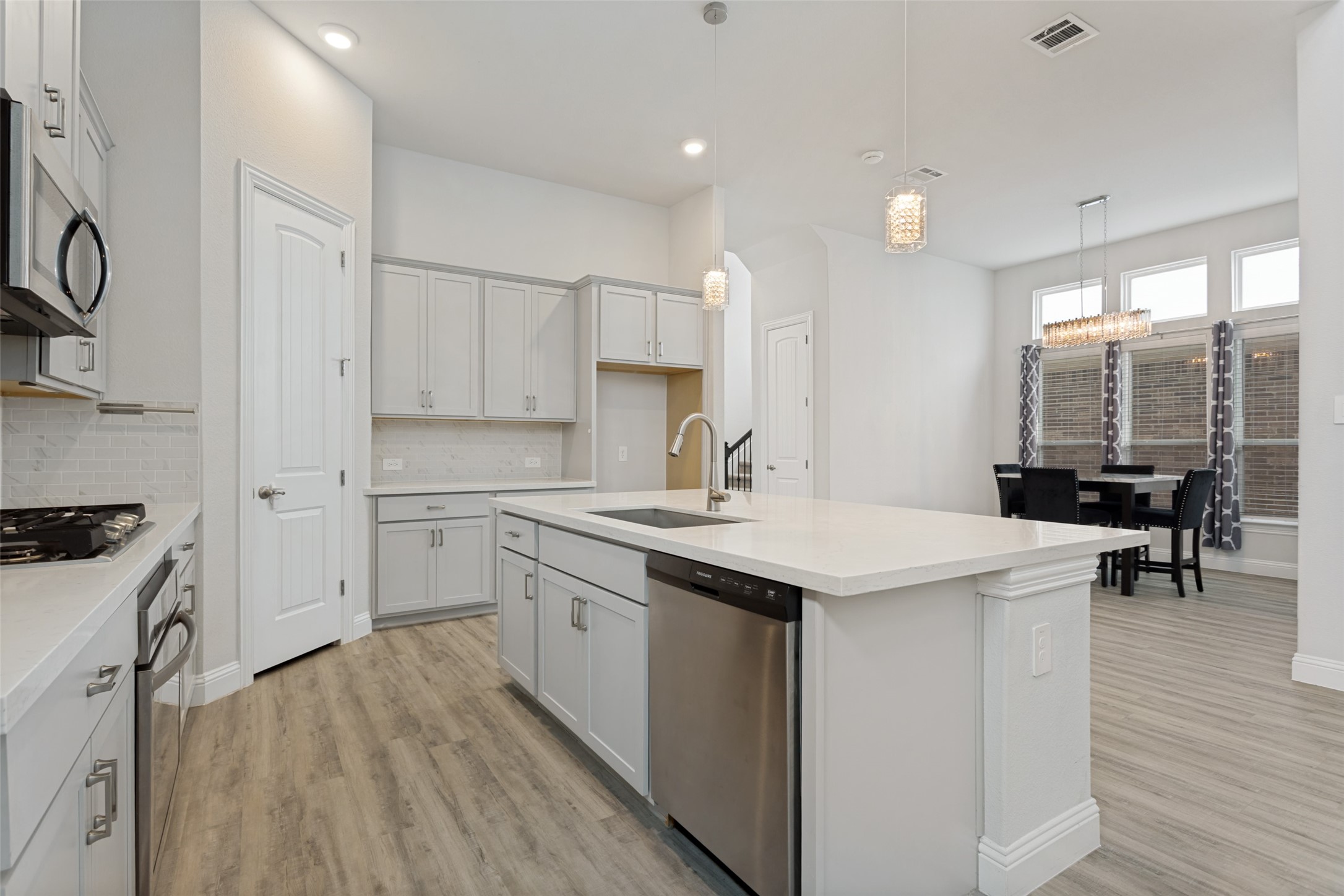 2726 Geranium Lane Garland TX 75042