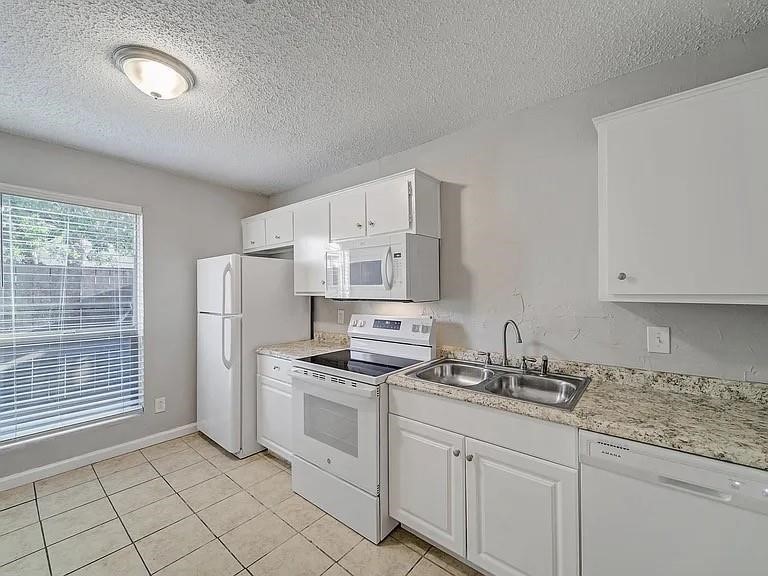 1901 Kingswood Court Denton TX 76205
