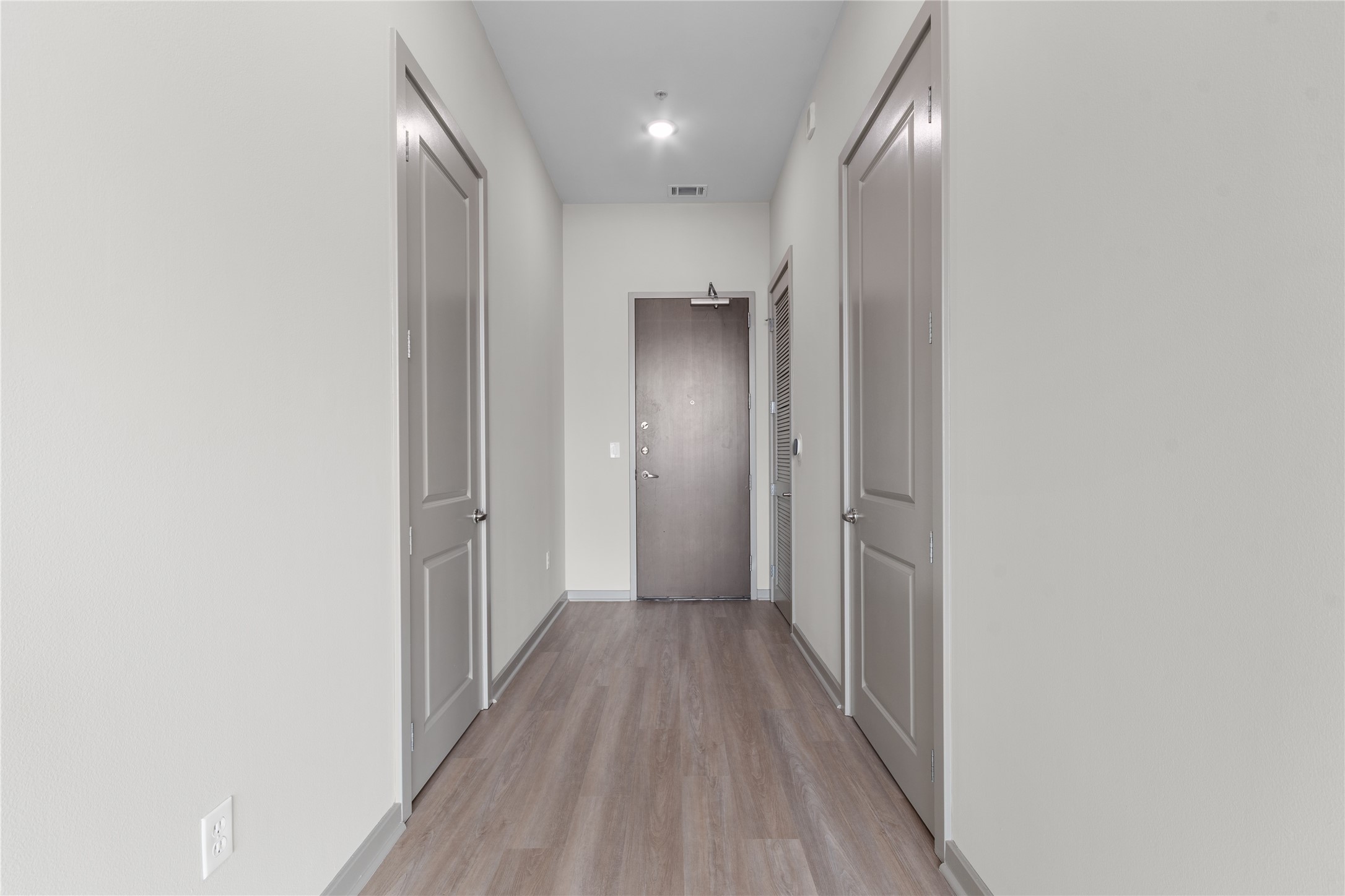 2728 Mckinnon Street Dallas TX 75201