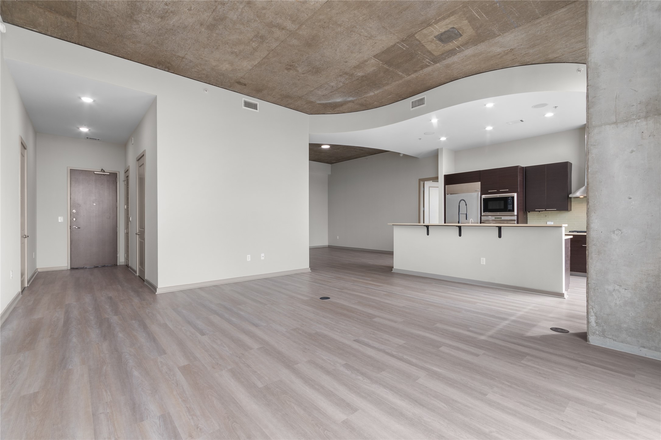 2728 Mckinnon Street Dallas TX 75201
