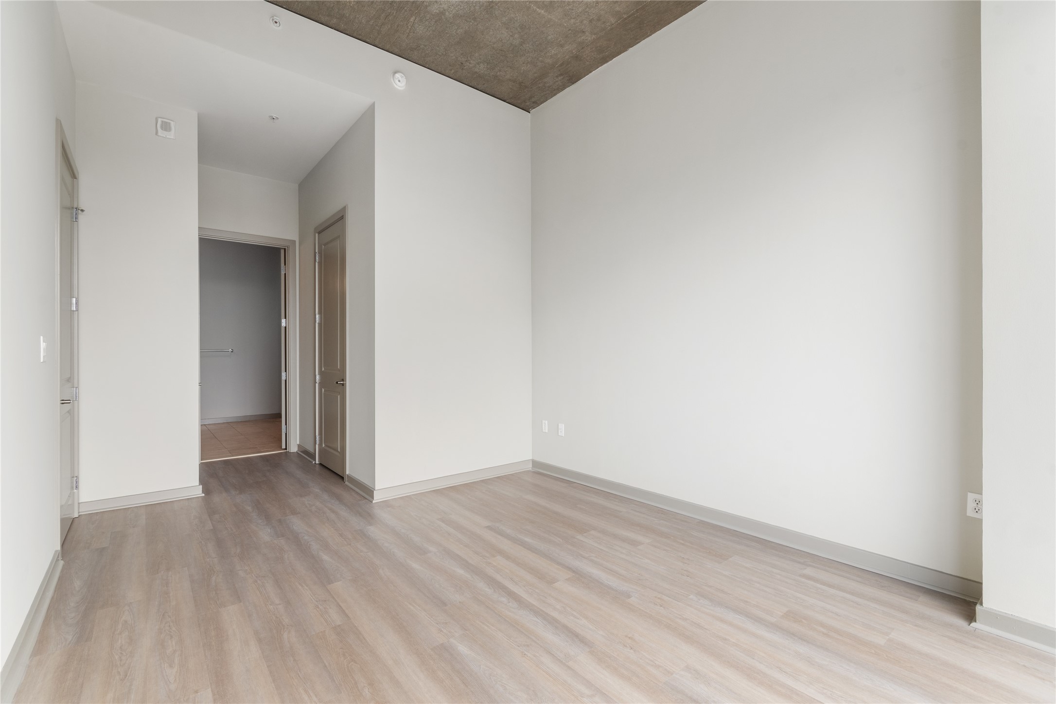 2728 Mckinnon Street Dallas TX 75201