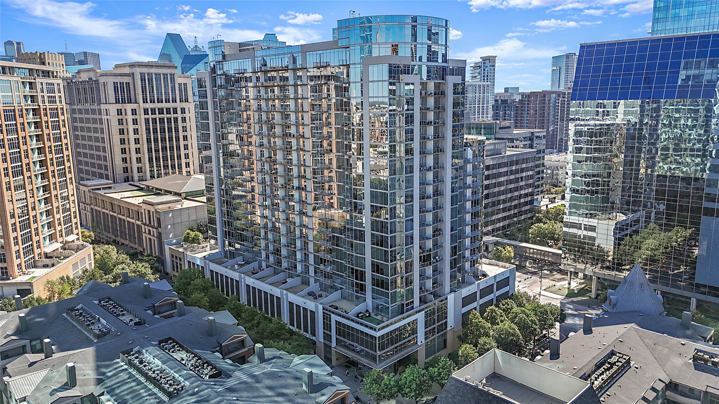 2728 Mckinnon Street Dallas TX 75201