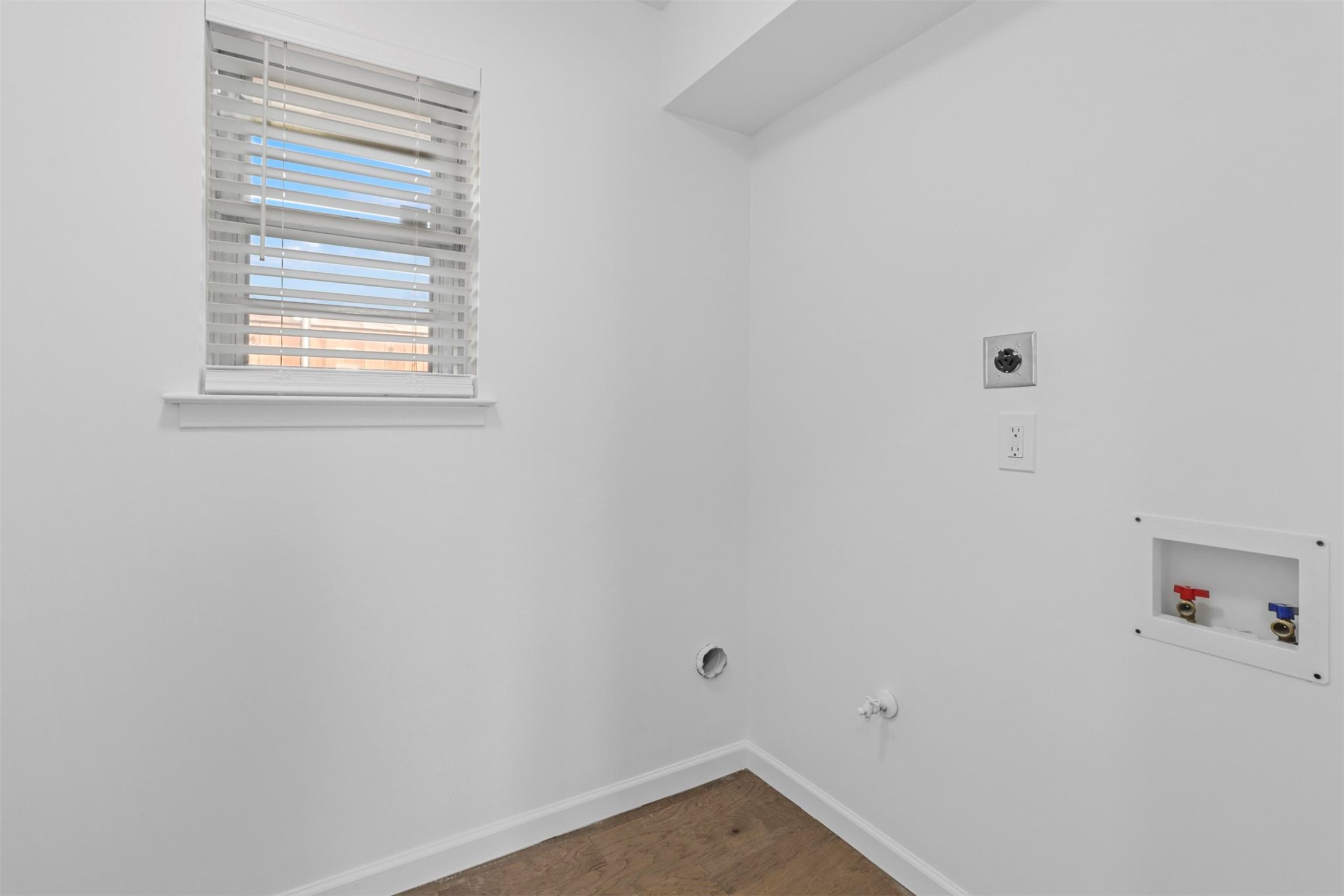 3212 Altman Drive Dallas TX 75229