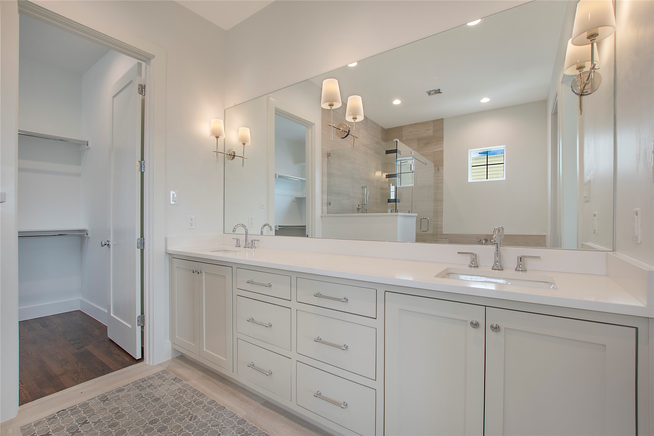 1031 Mobile Street Dallas TX 75208