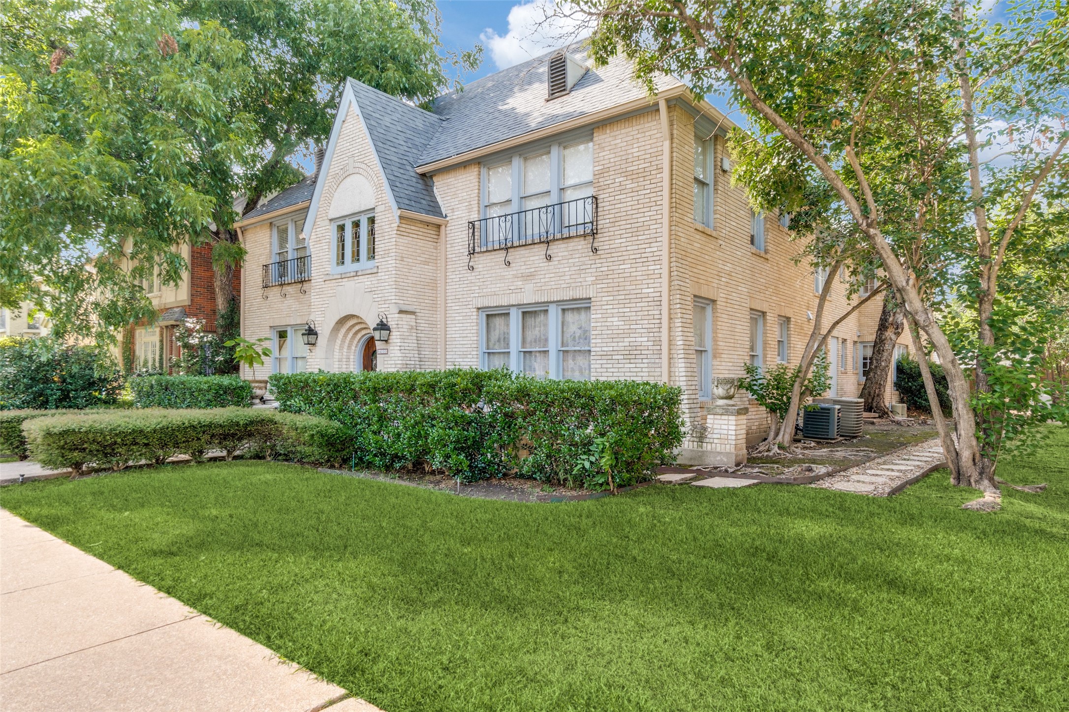 4000 Hawthorne Avenue Dallas TX 75219
