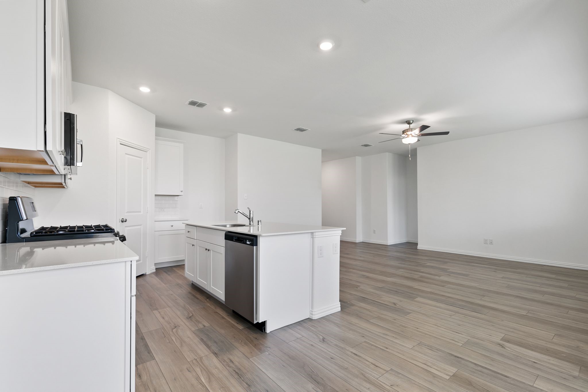 952 Dustwood Drive Fort Worth TX 76052