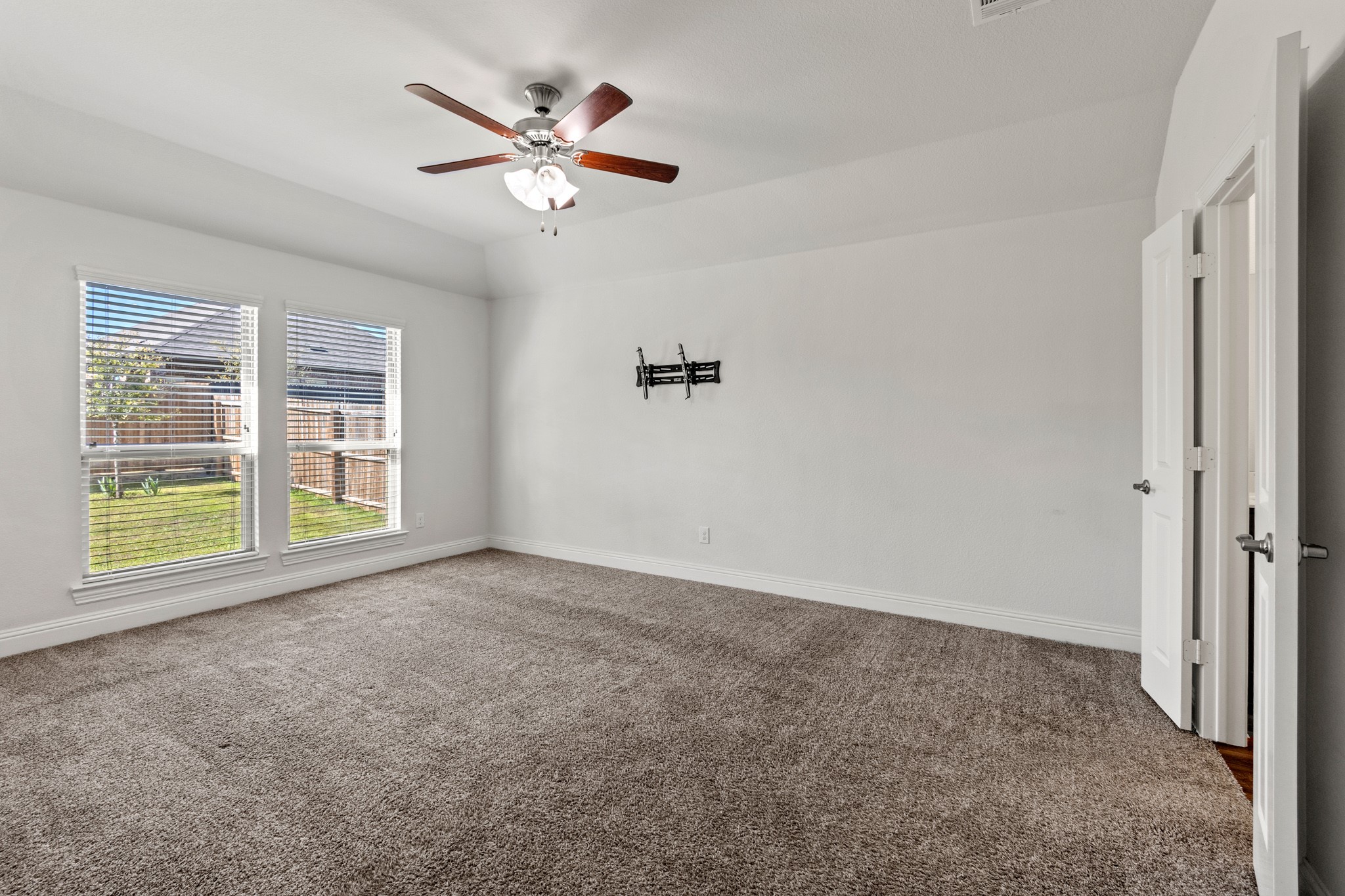 11004 Blaze Aubrey TX 76227