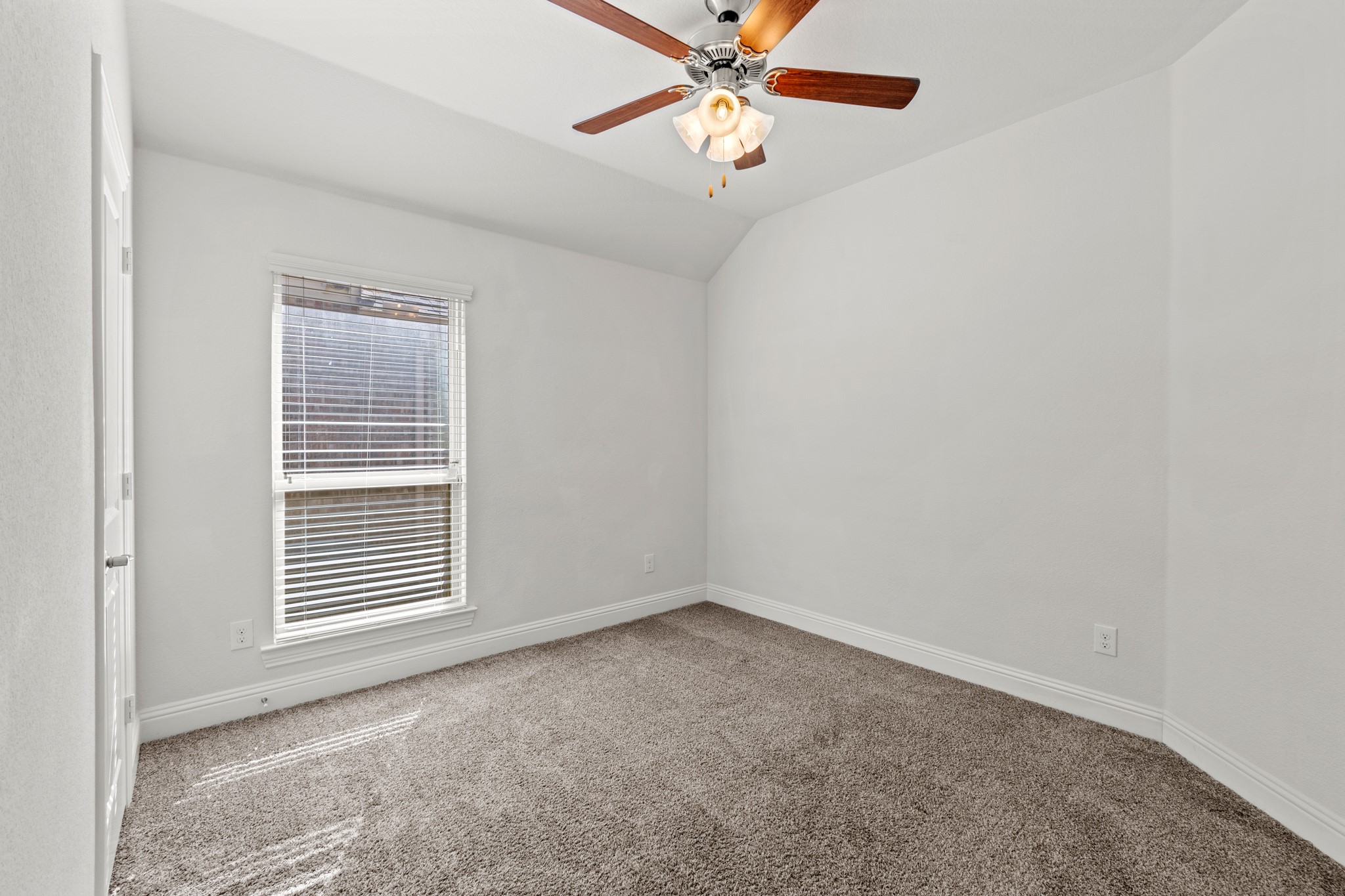 11004 Blaze Aubrey TX 76227