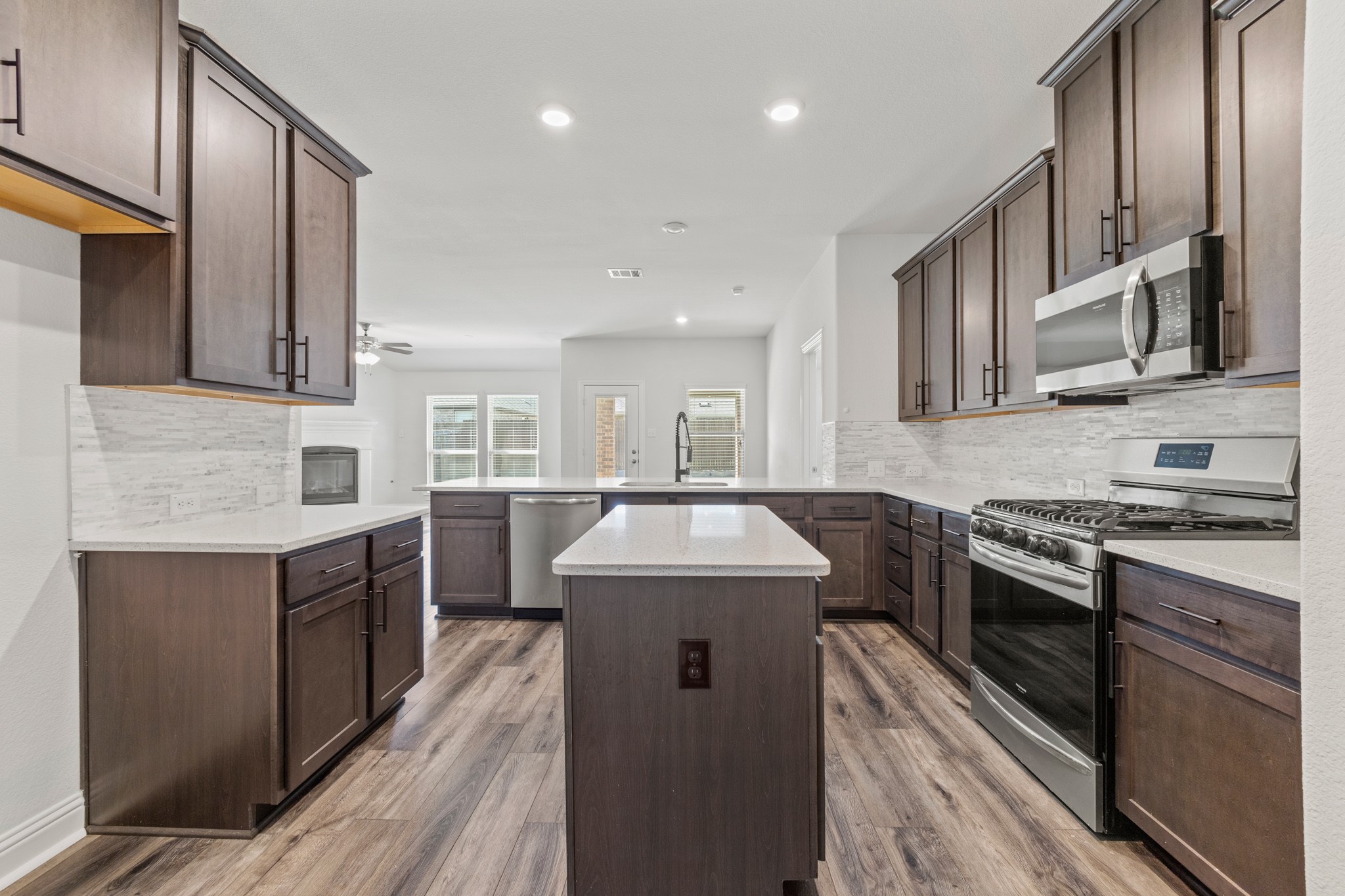 11004 Blaze Aubrey TX 76227