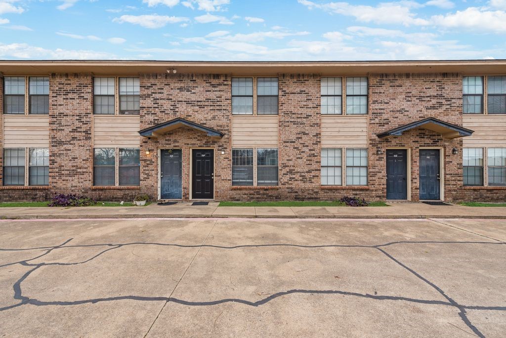 600 Grand Avenue Arlington TX 76010