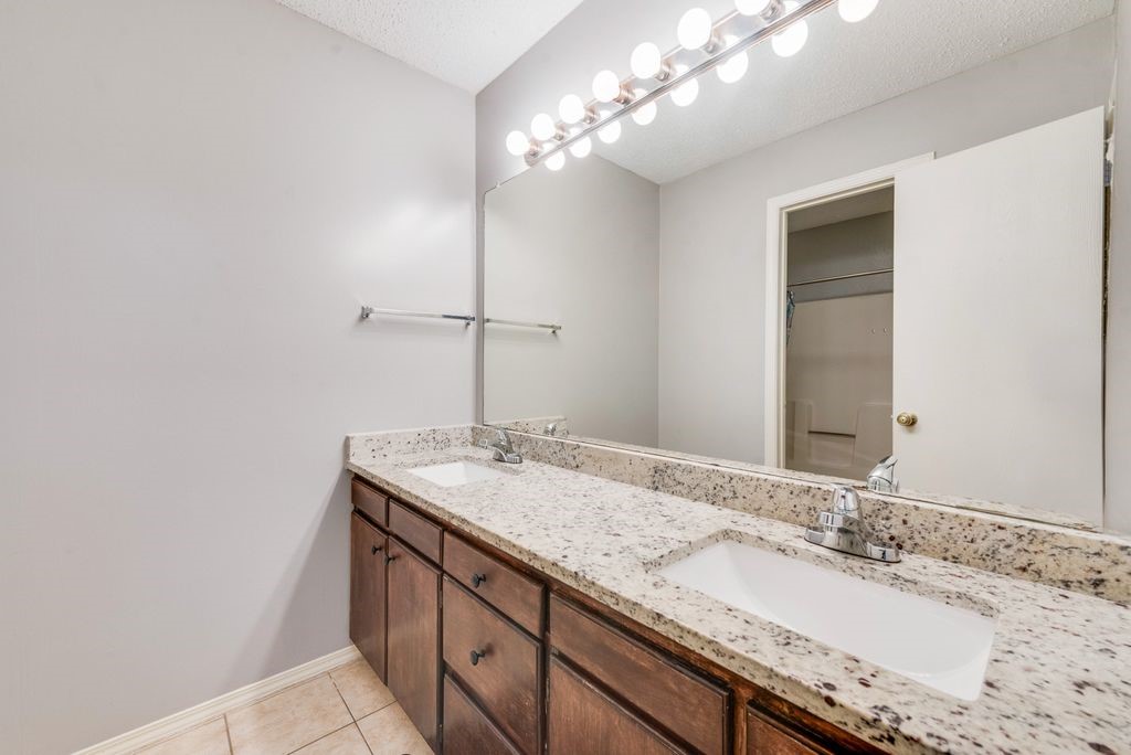 600 Grand Avenue Arlington TX 76010