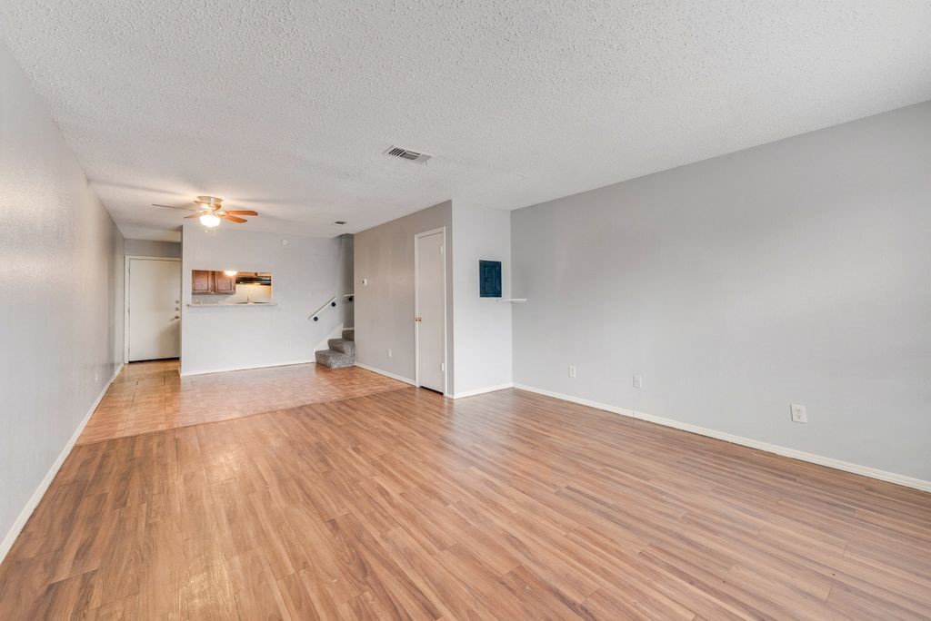 600 Grand Avenue Arlington TX 76010