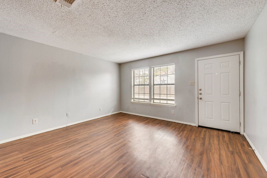 600 Grand Avenue Arlington TX 76010