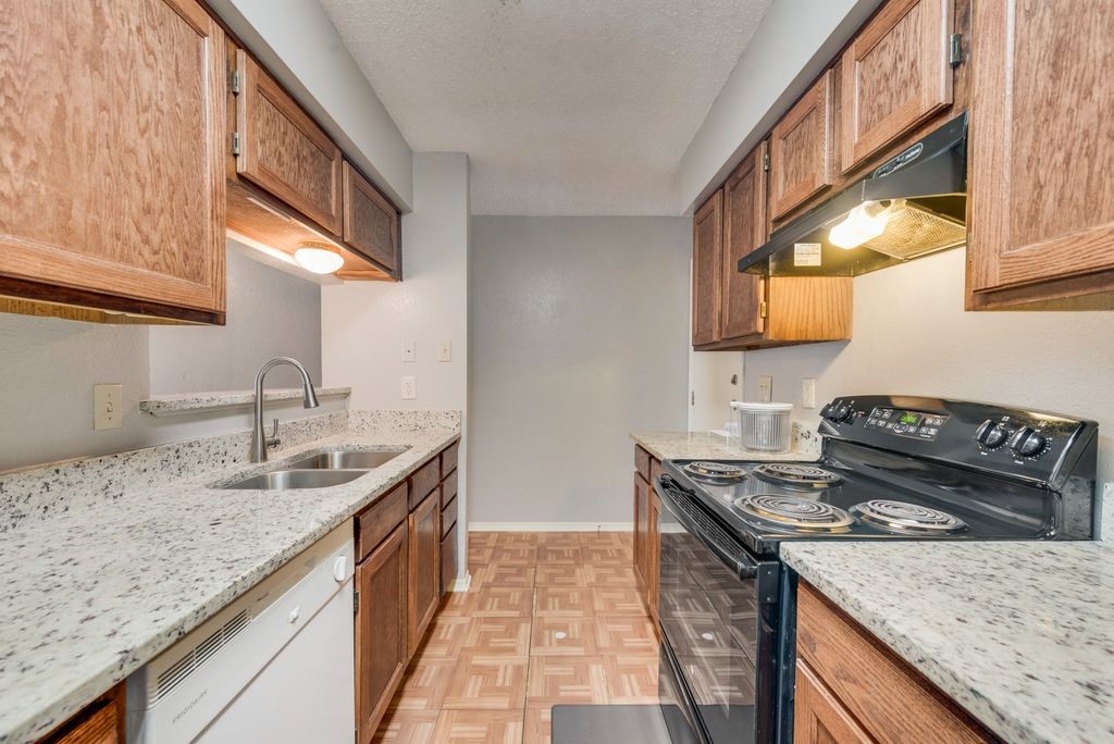 600 Grand Avenue Arlington TX 76010