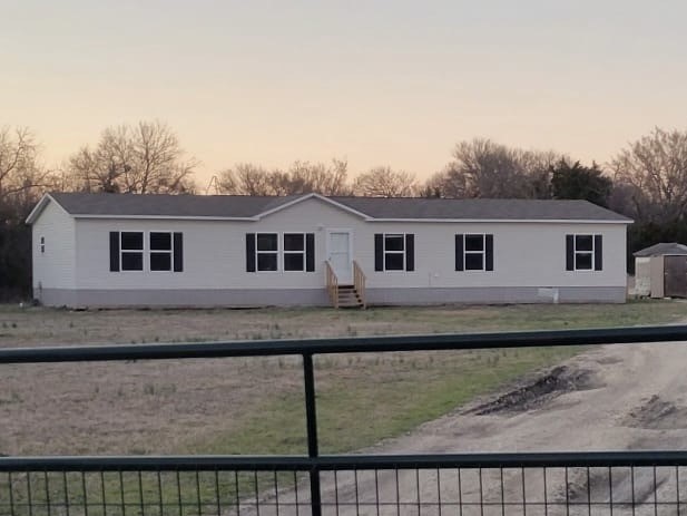 1054 County Road 4455 Trenton TX 75490