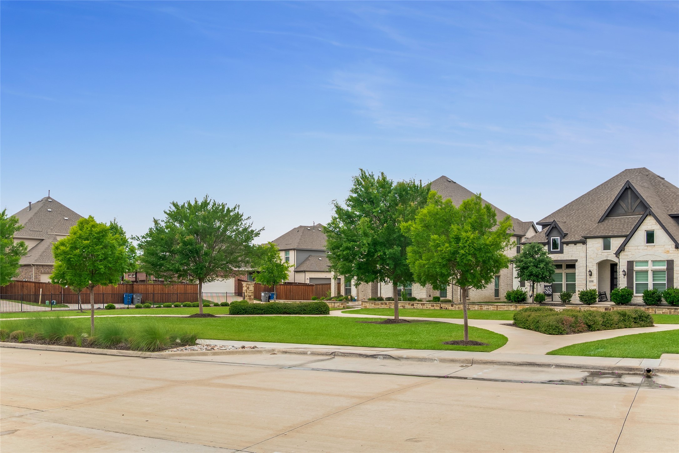 12569 Royal Oaks Lane Farmers Branch TX 75234