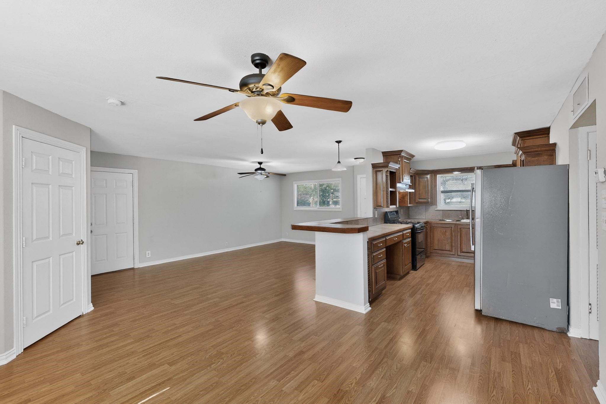 1900 Mimosa Drive Arlington TX 76012