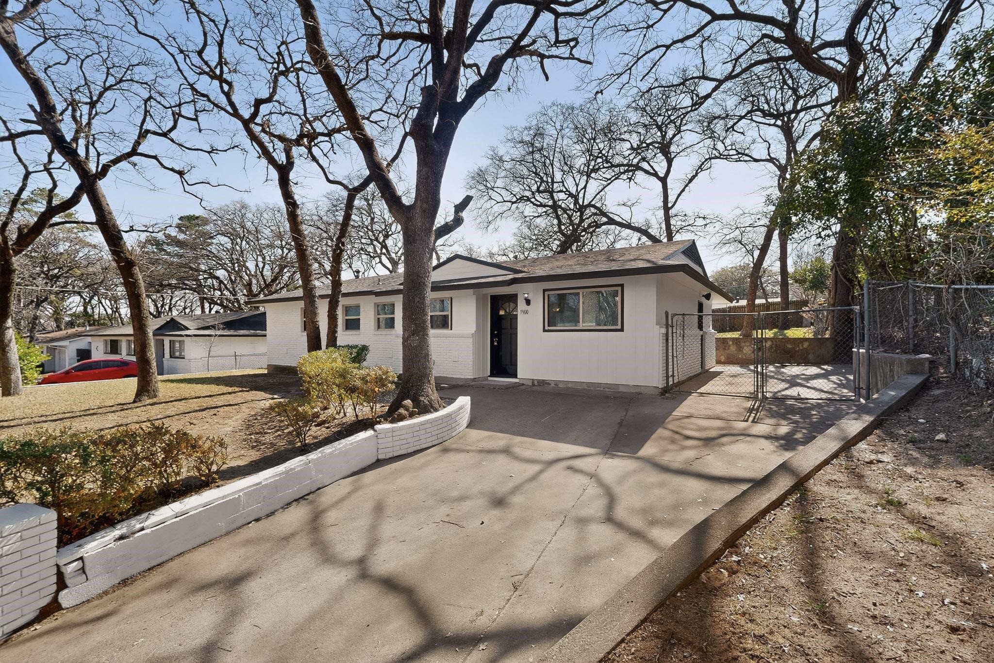 1900 Mimosa Drive Arlington TX 76012