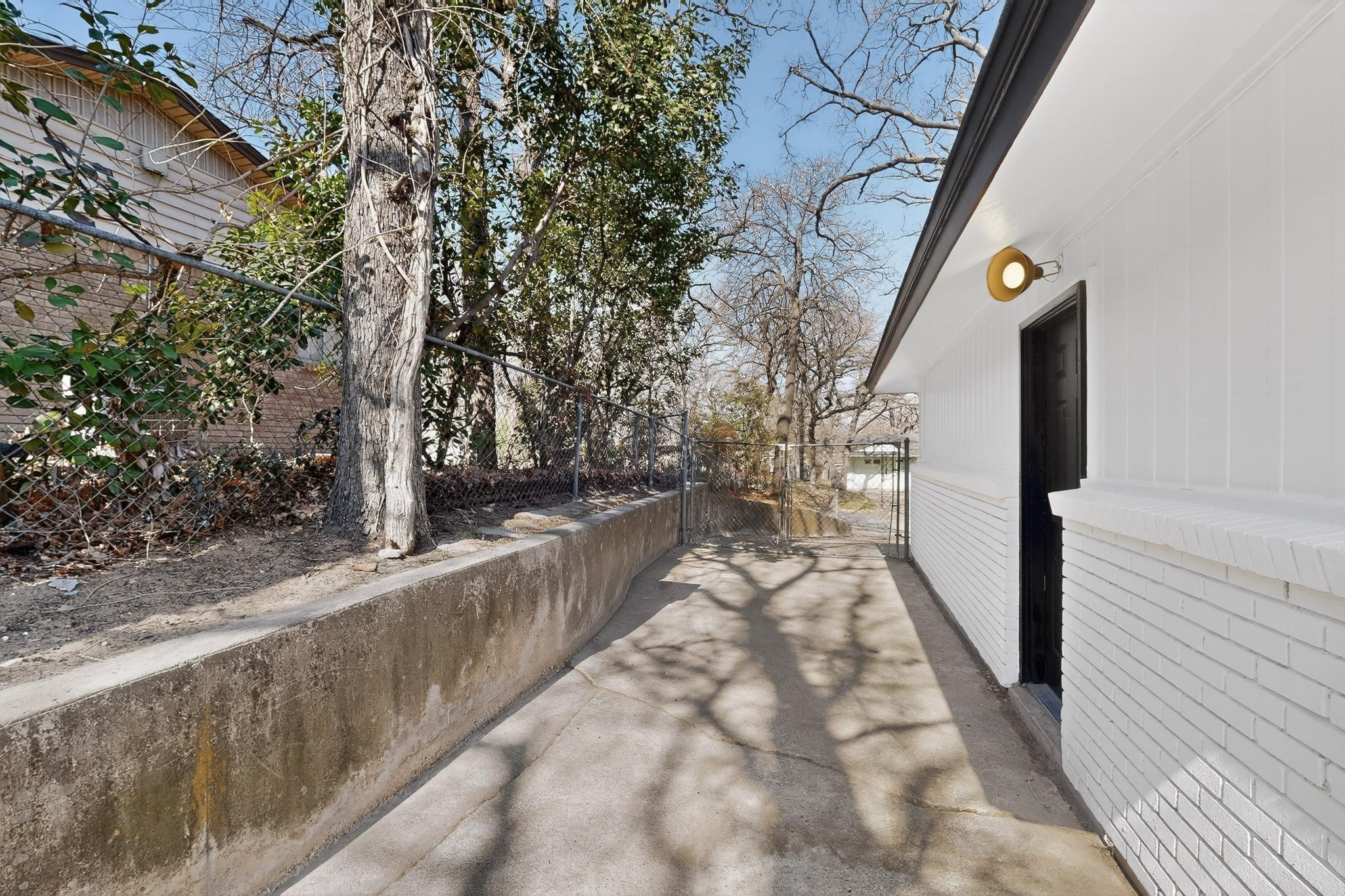 1900 Mimosa Drive Arlington TX 76012