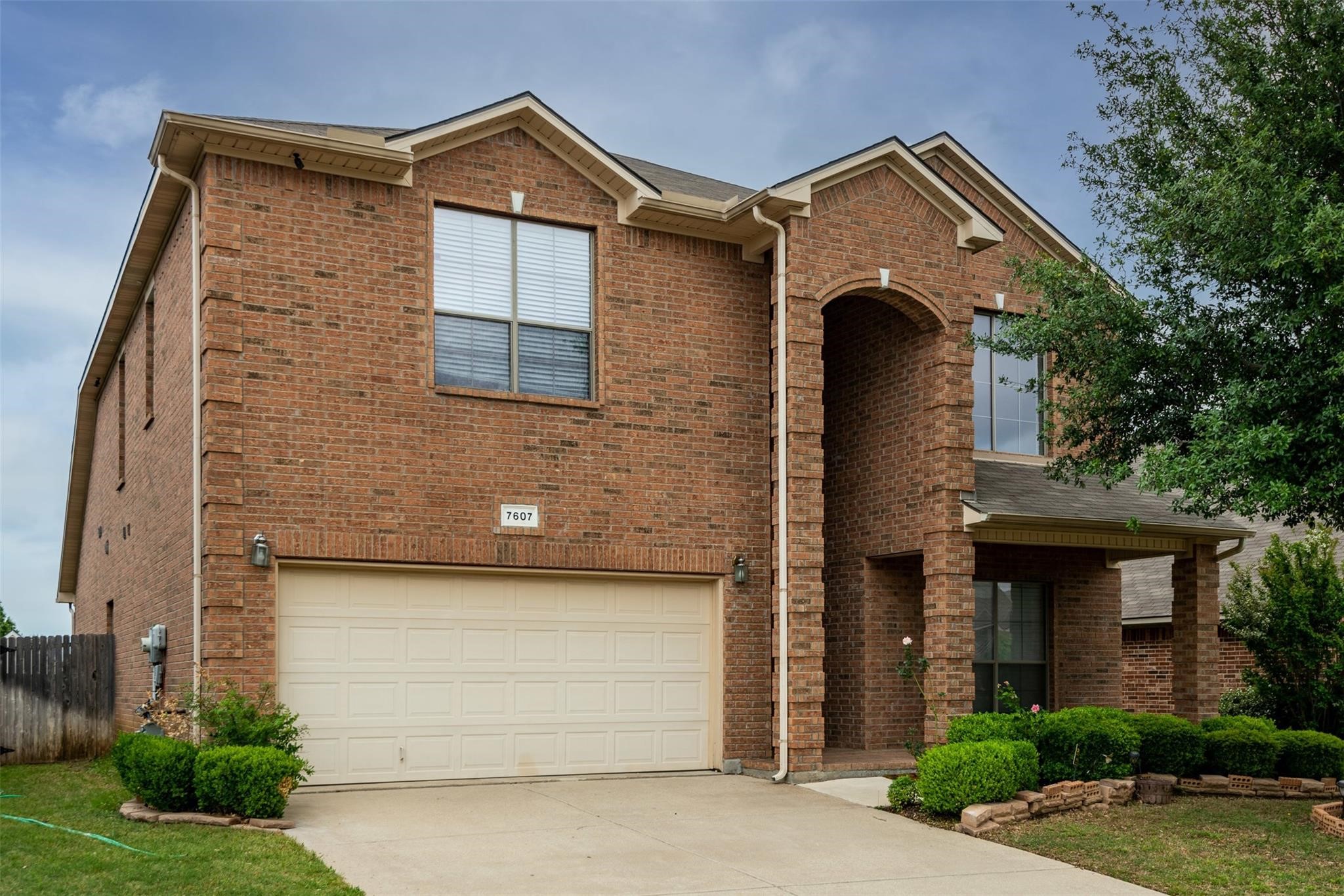 7607 Yearling Way Arlington TX 76002