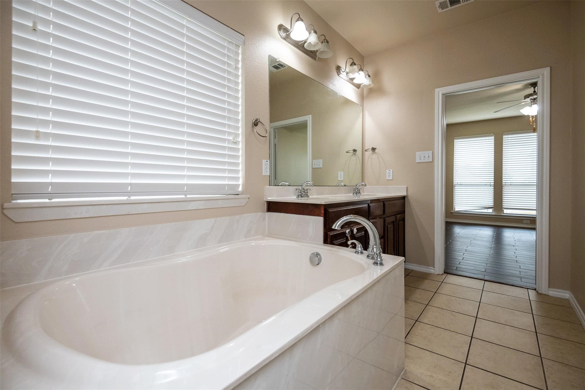 7607 Yearling Way Arlington TX 76002