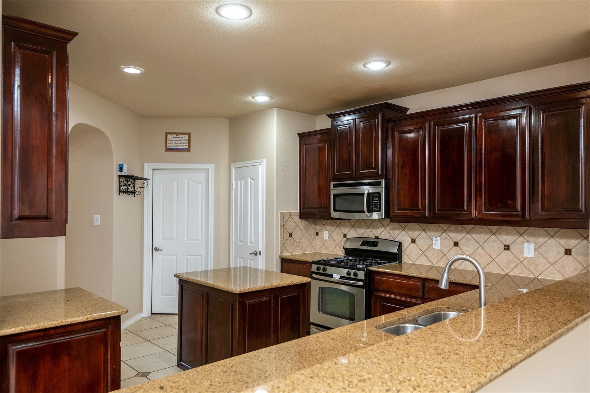 7607 Yearling Way Arlington TX 76002