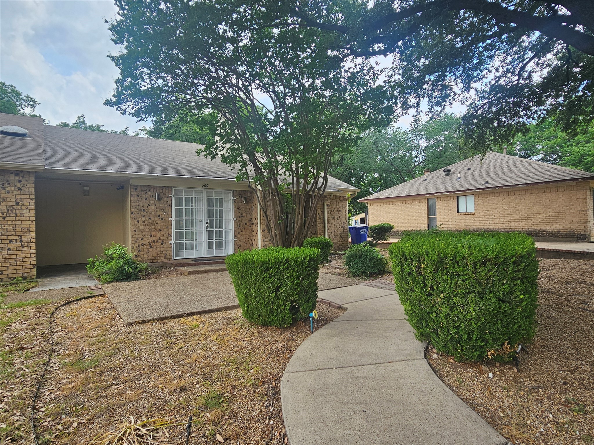 200 E Denton Drive Euless TX 76039