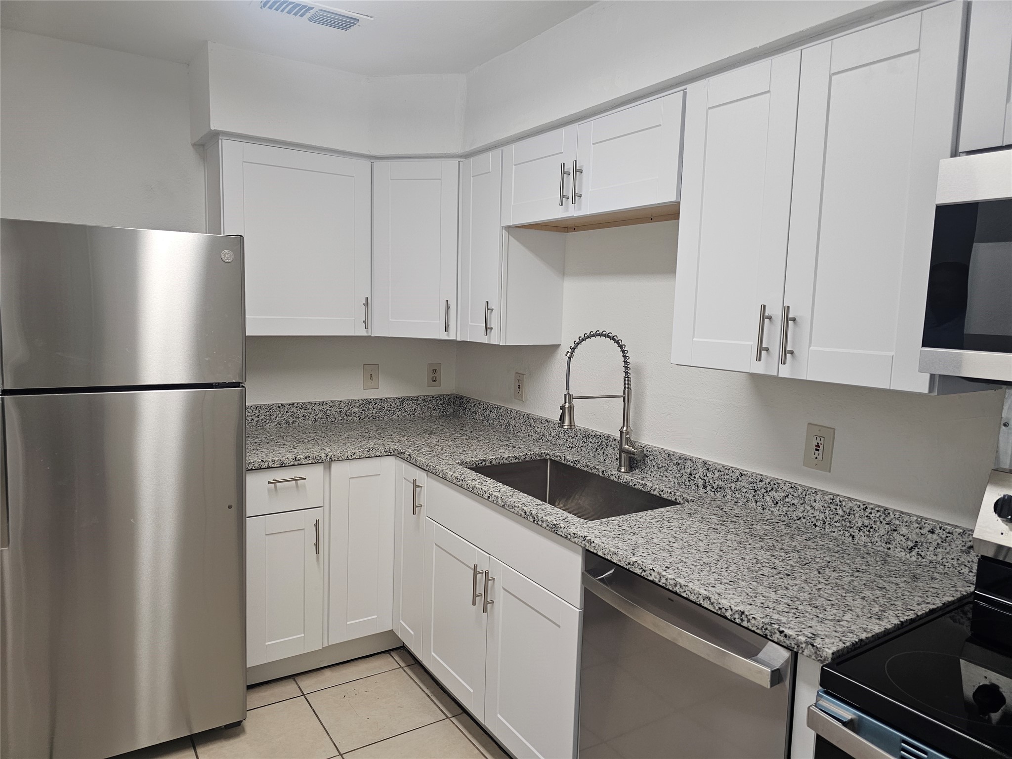 200 E Denton Drive Euless TX 76039