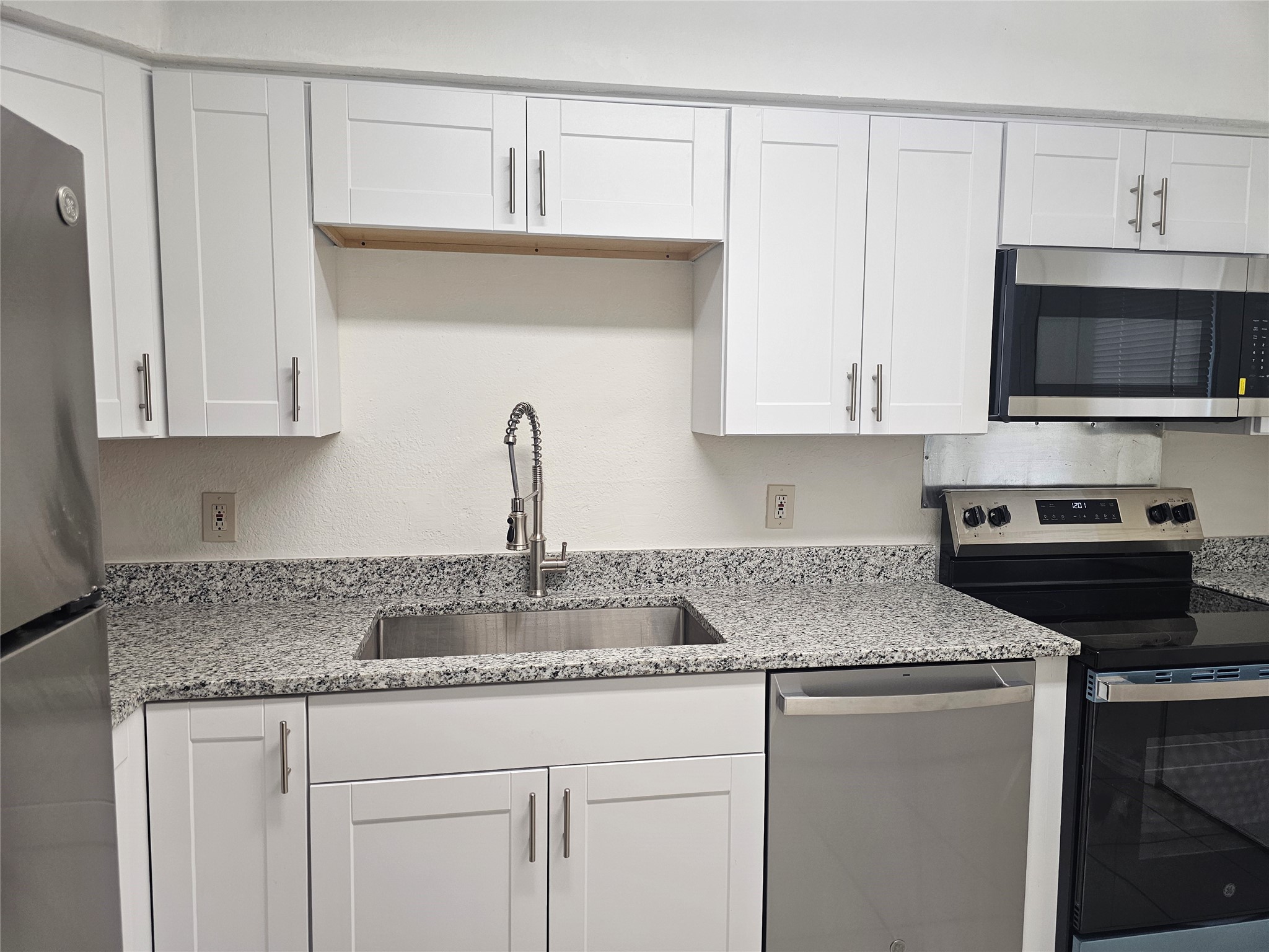 200 E Denton Drive Euless TX 76039