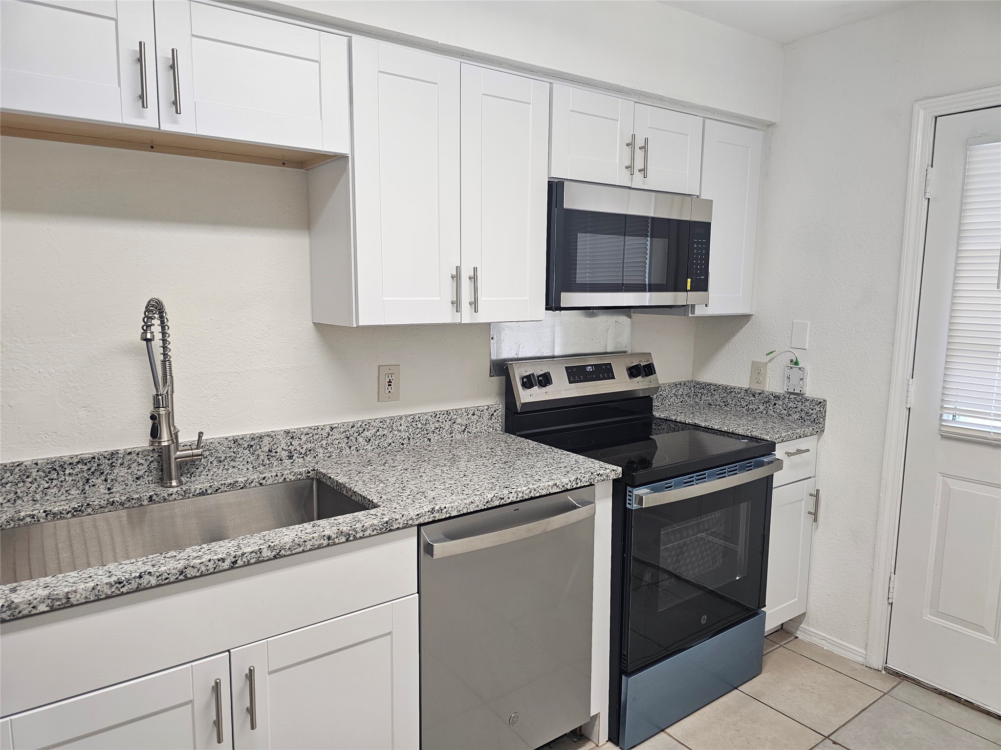 200 E Denton Drive Euless TX 76039