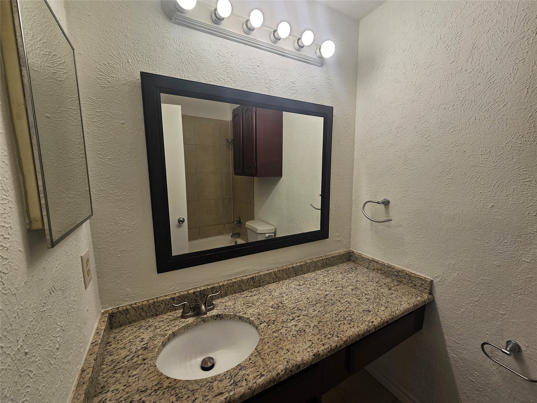 200 E Denton Drive Euless TX 76039