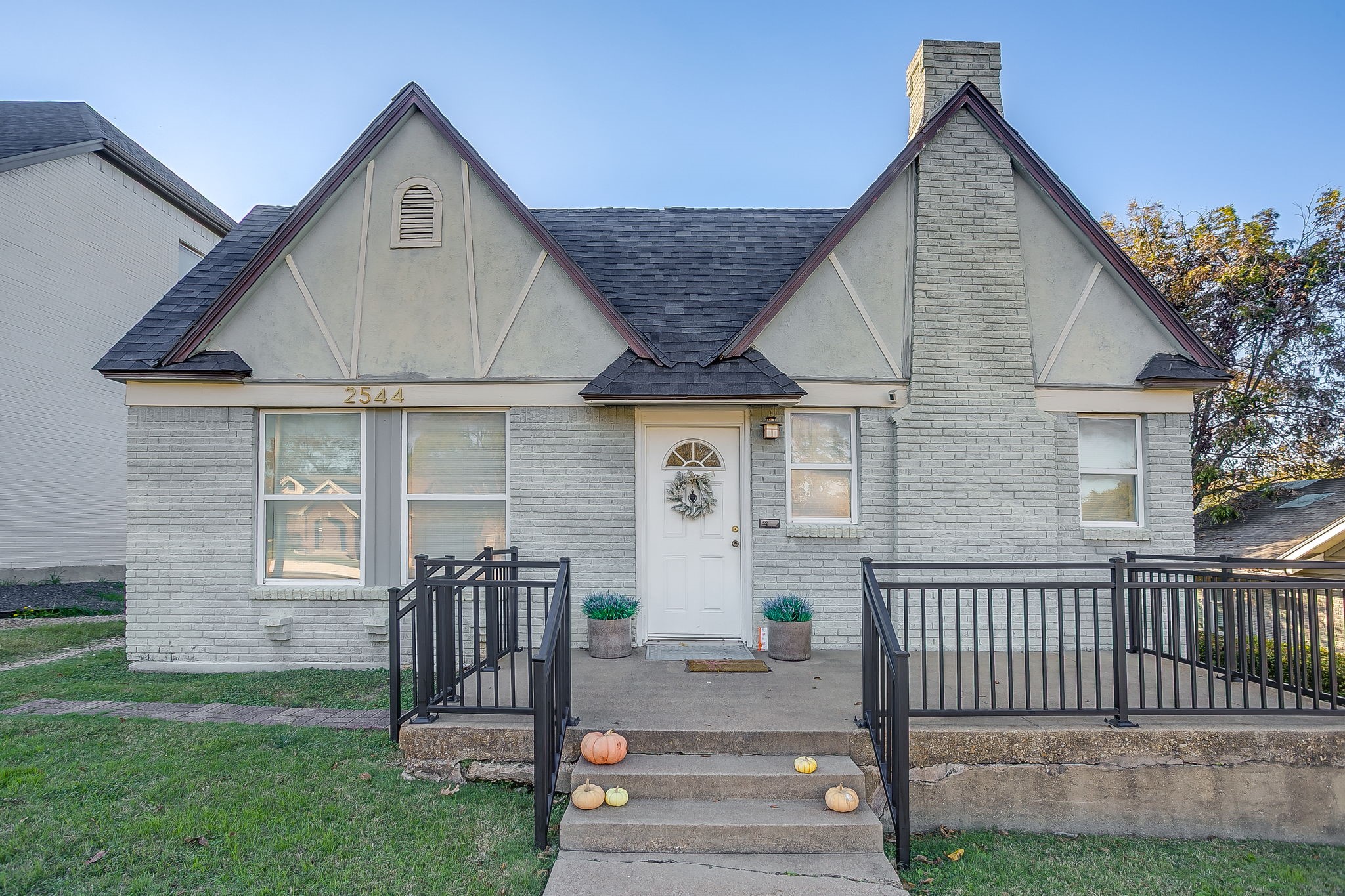 2544 S University Drive Fort Worth TX 76109