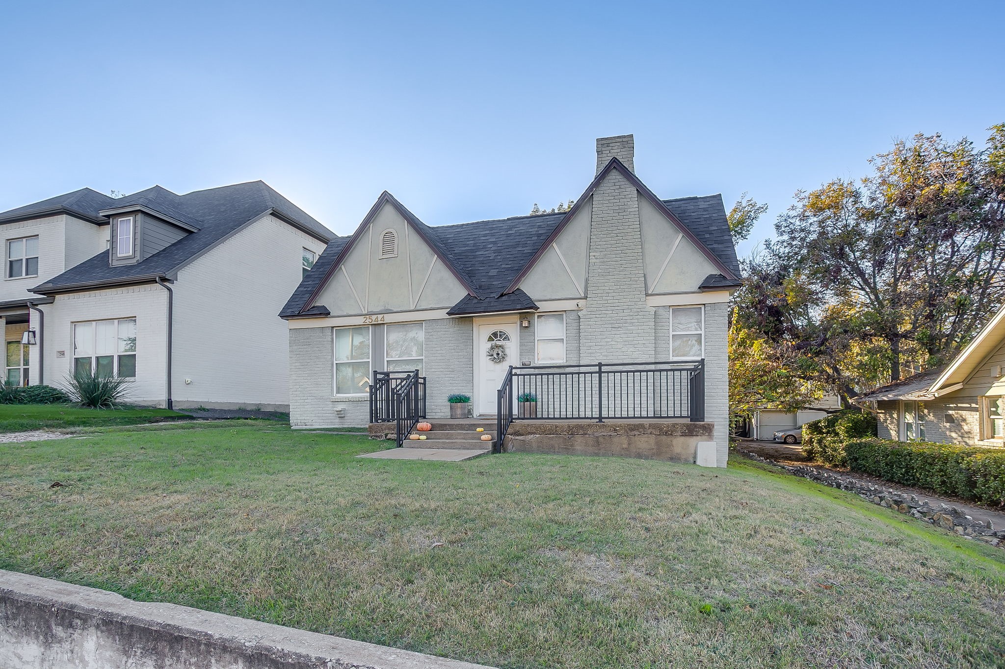 2544 S University Drive Fort Worth TX 76109