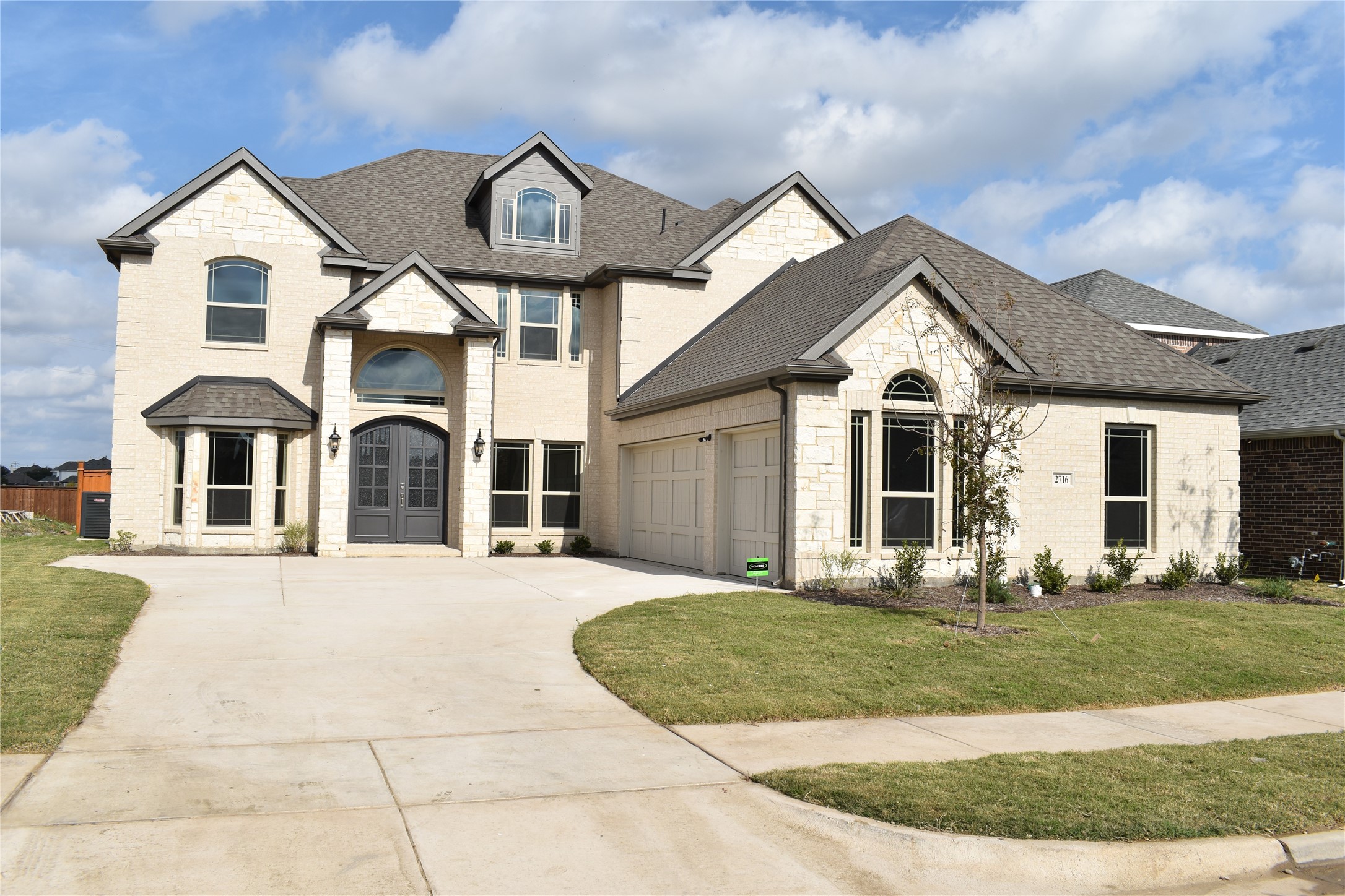 2716 La Jolla Boulevard Grand Prairie TX 75054