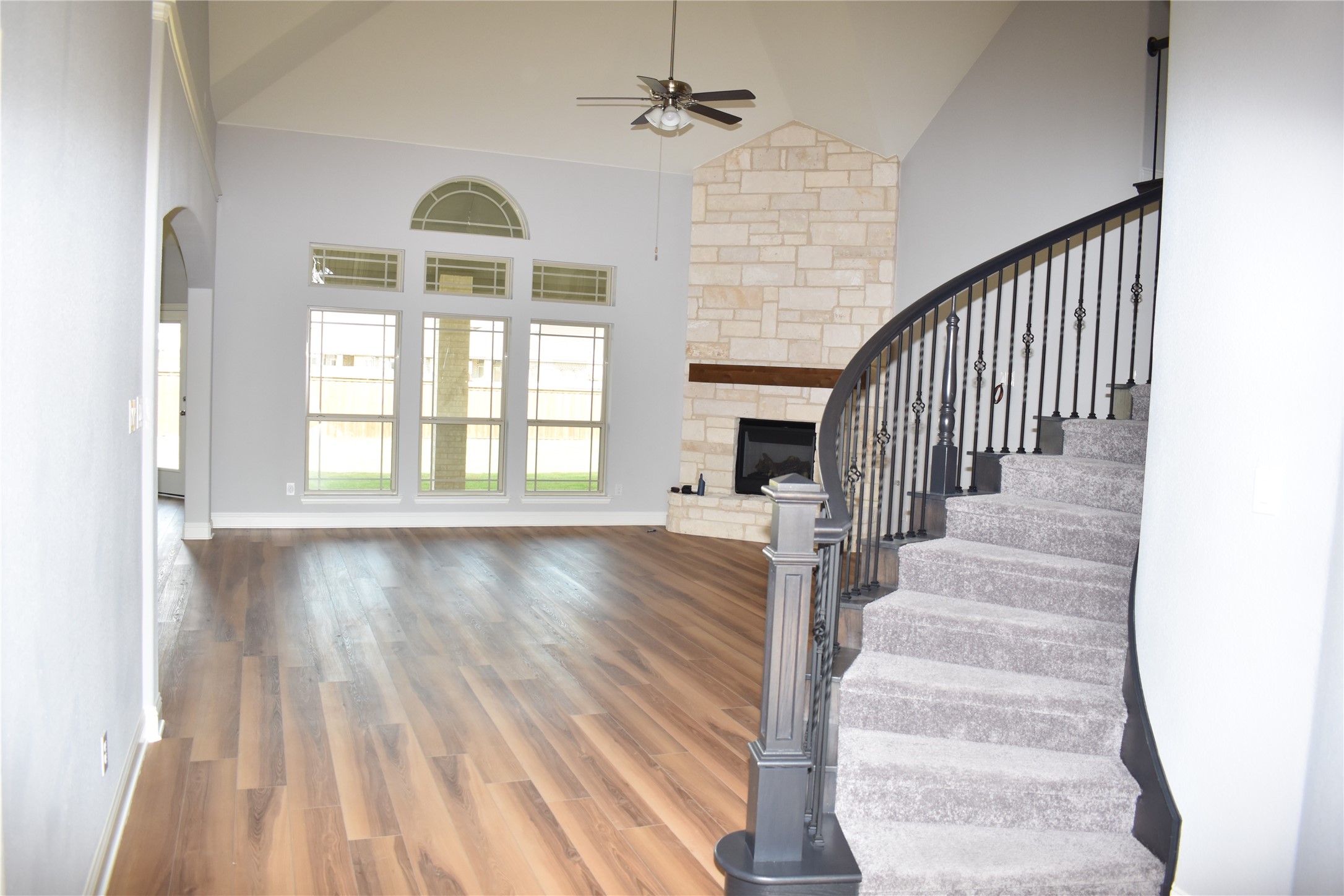 2716 La Jolla Boulevard Grand Prairie TX 75054