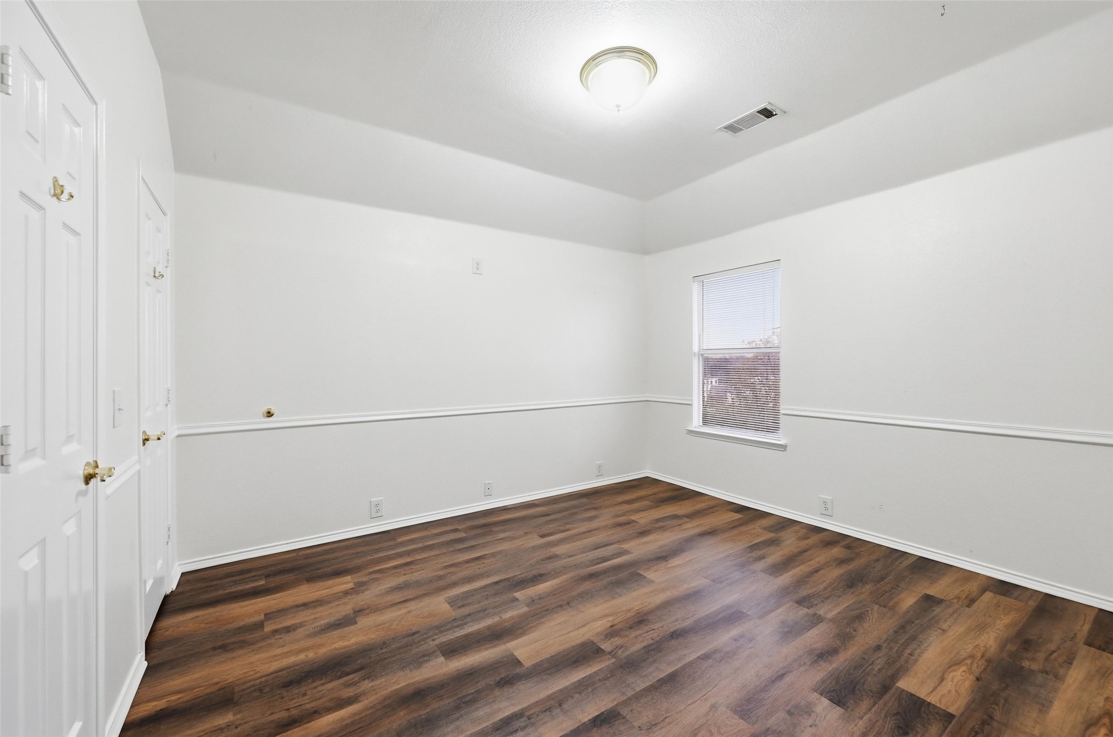2216 Oak Park Drive Bedford TX 76021