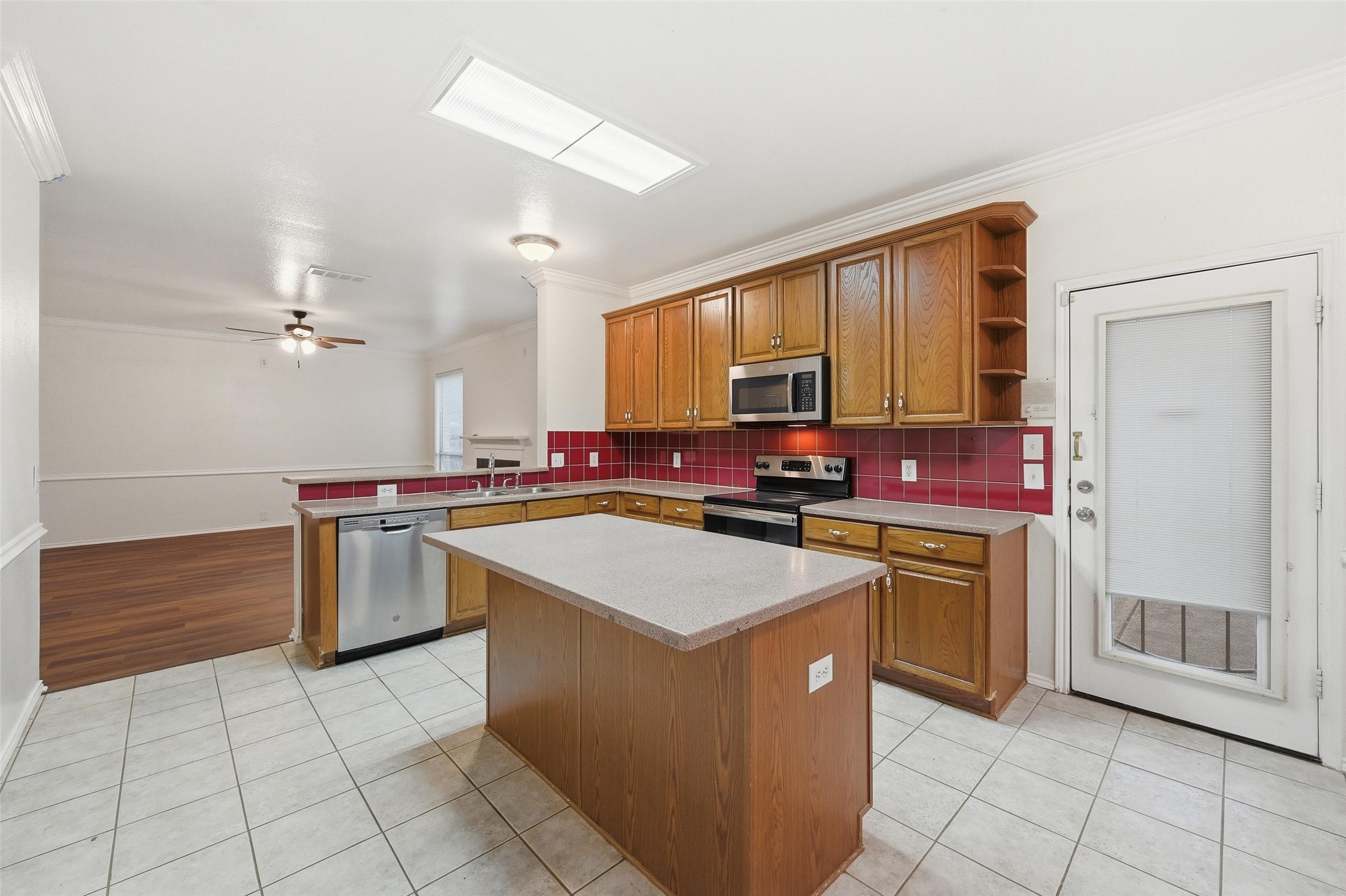 2216 Oak Park Drive Bedford TX 76021