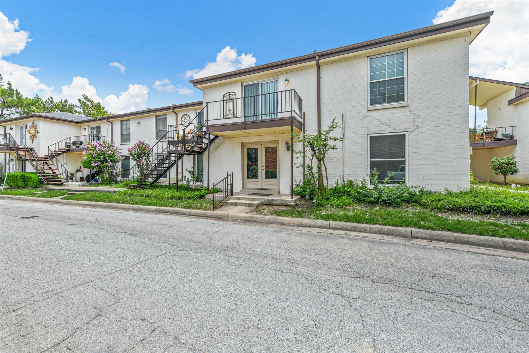 4002 Ridglea Country Club Drive Fort Worth TX 76126