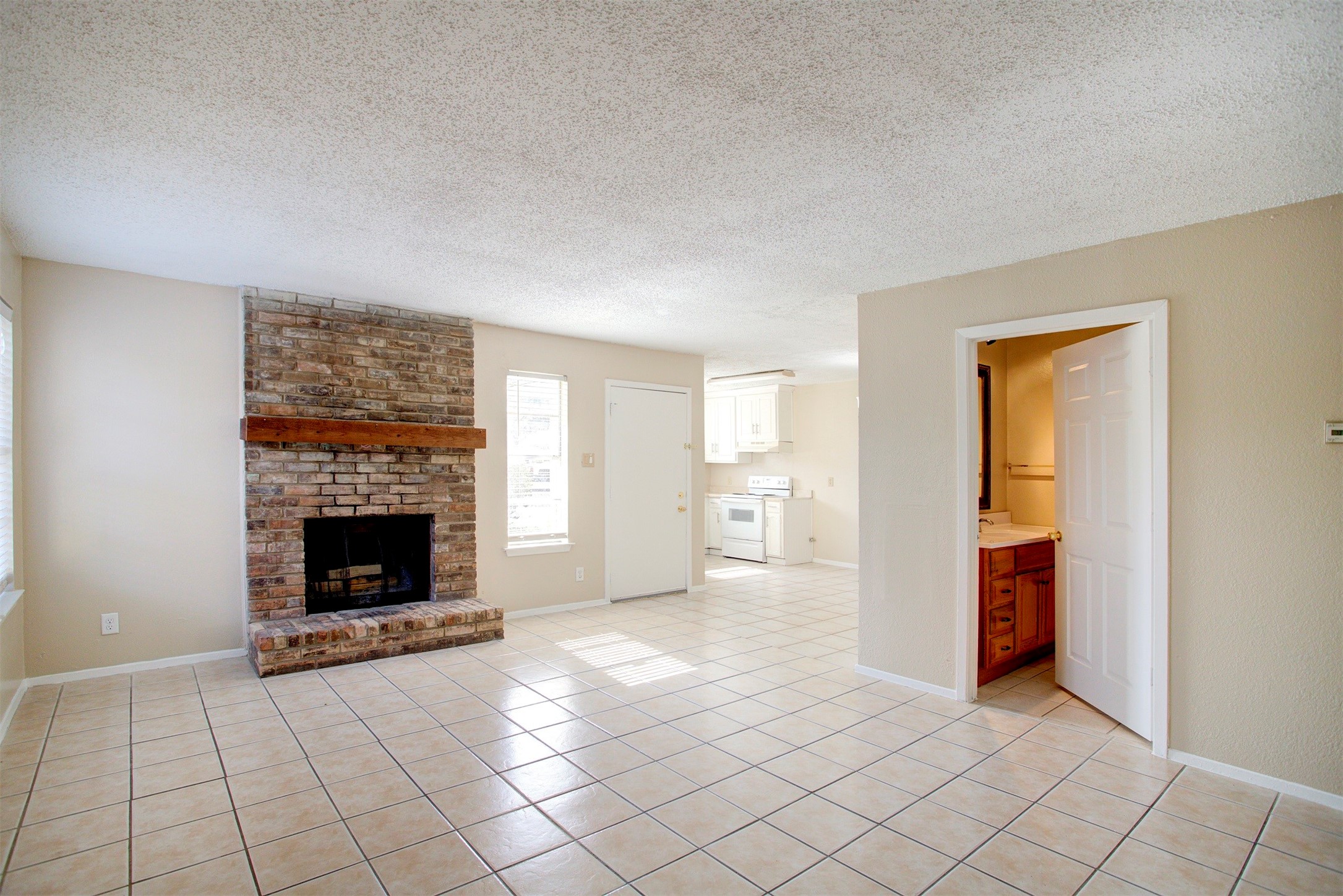 708 N Cooper Street Arlington TX 76011