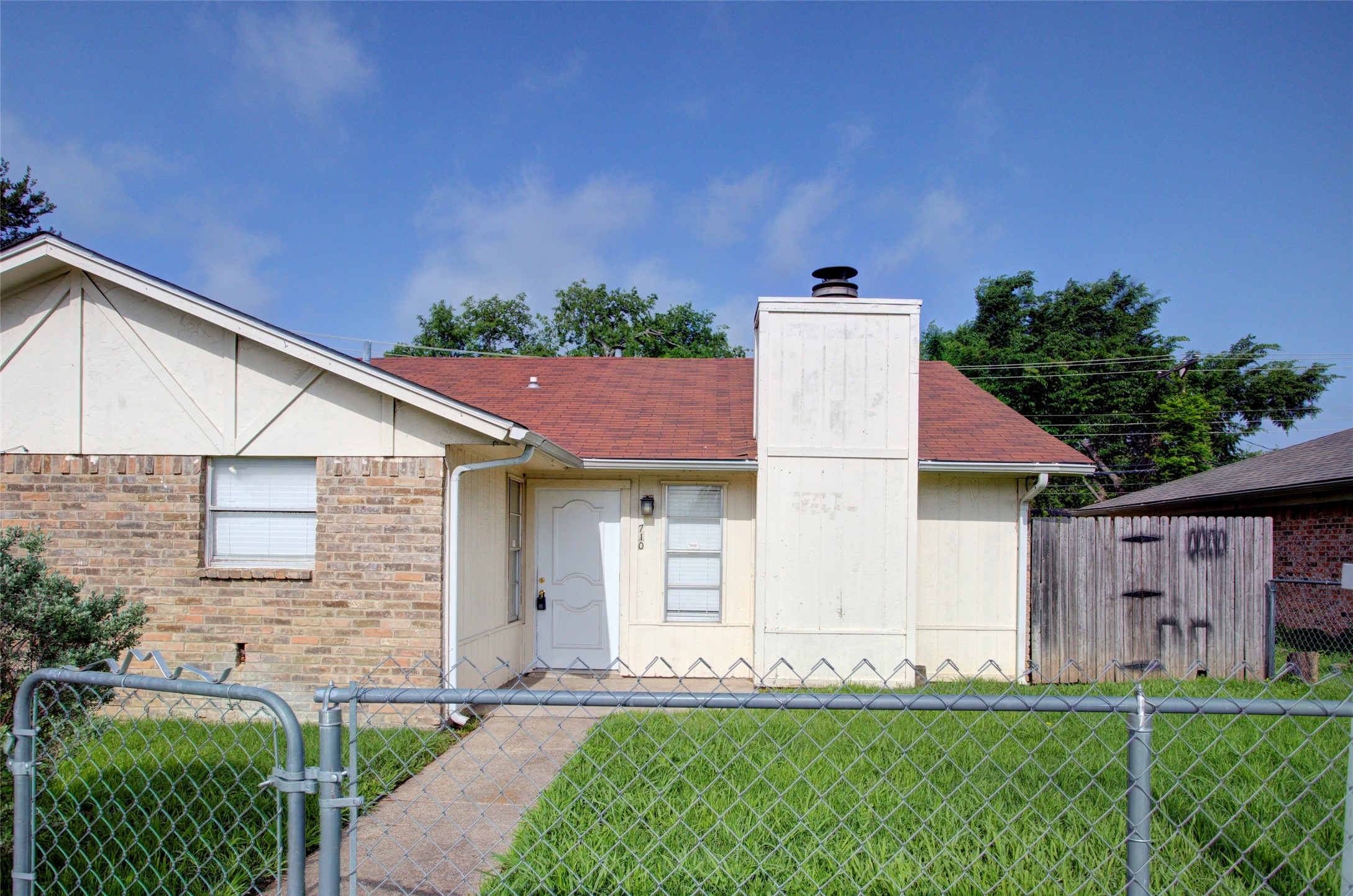 708 N Cooper Street Arlington TX 76011