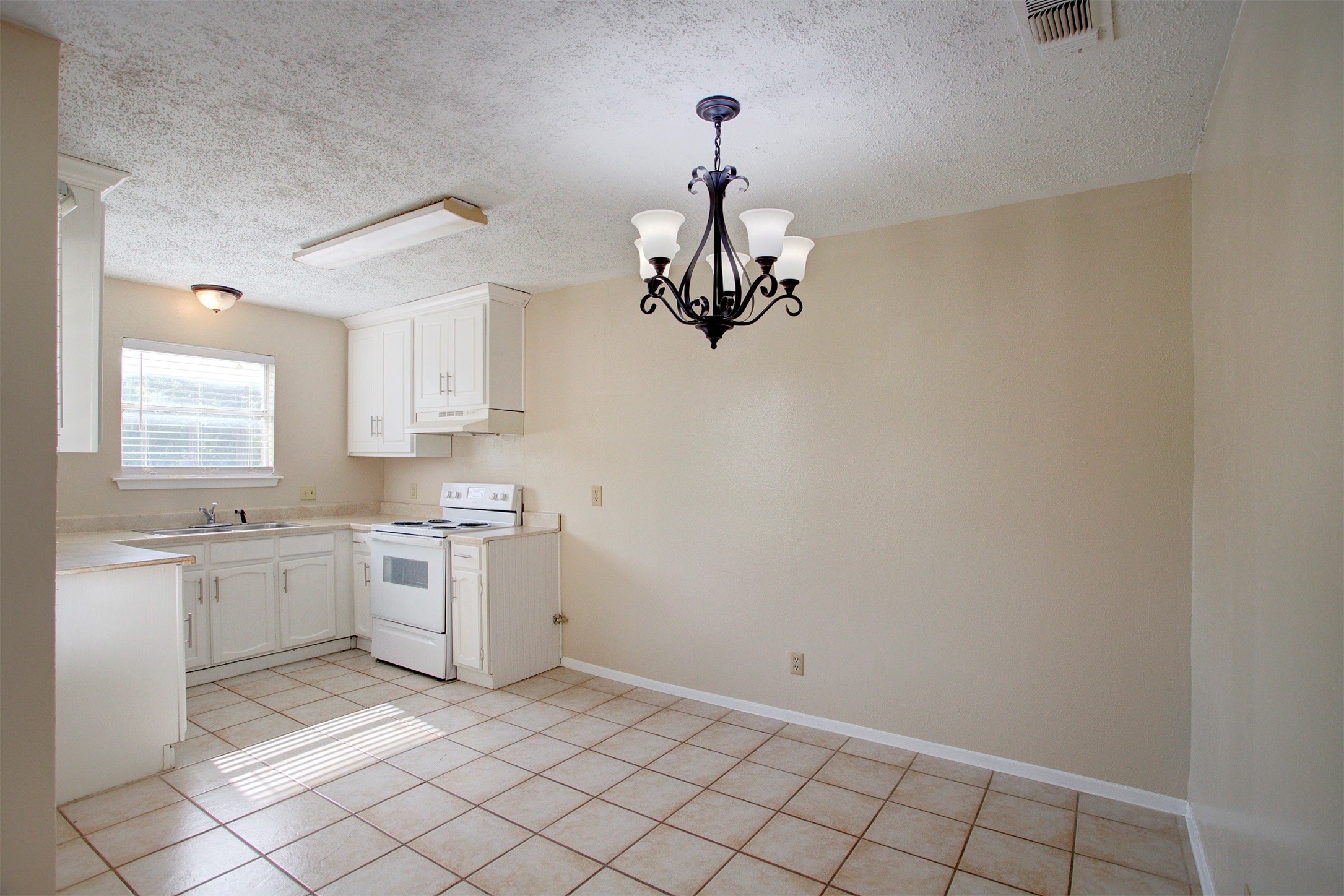 708 N Cooper Street Arlington TX 76011