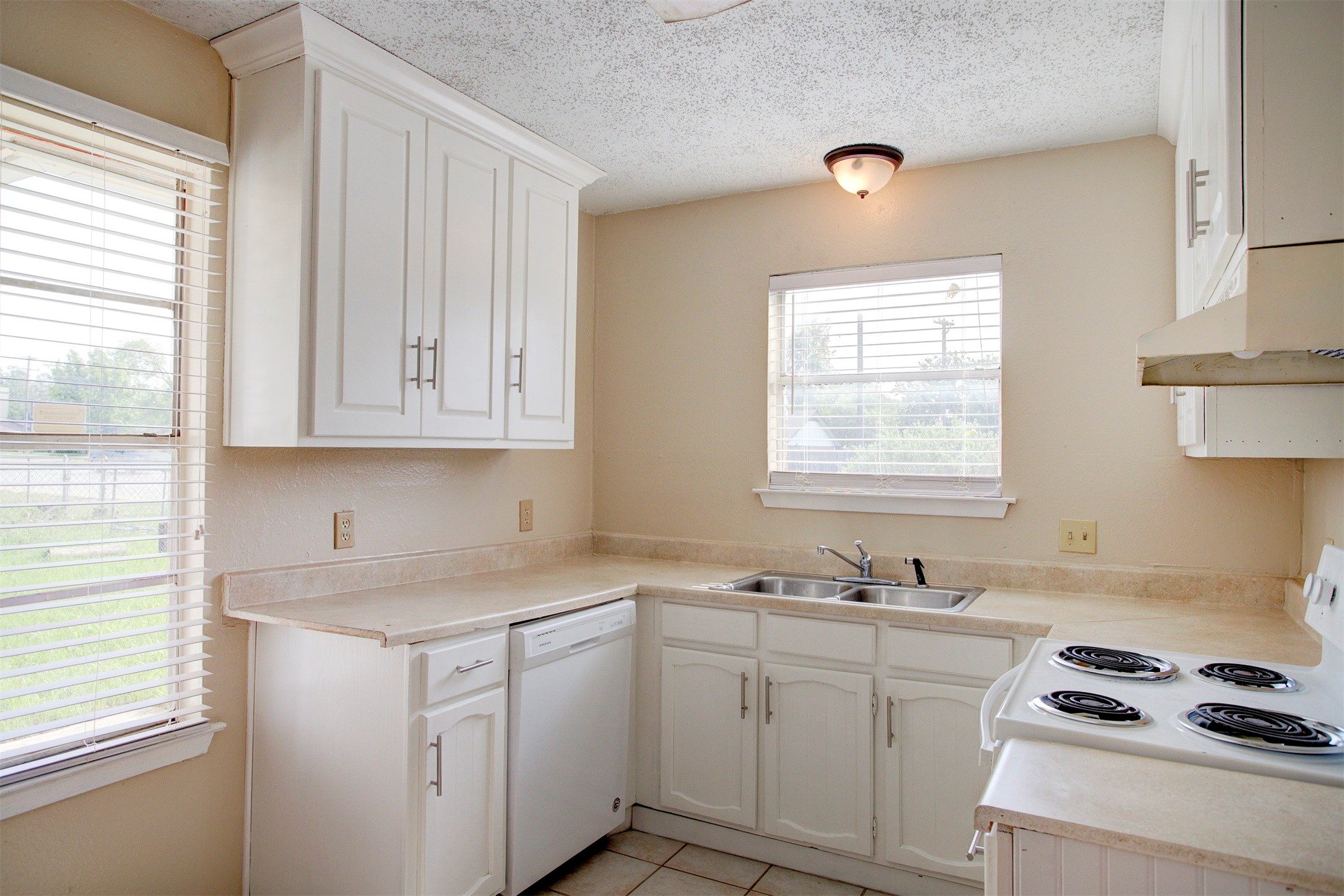 708 N Cooper Street Arlington TX 76011