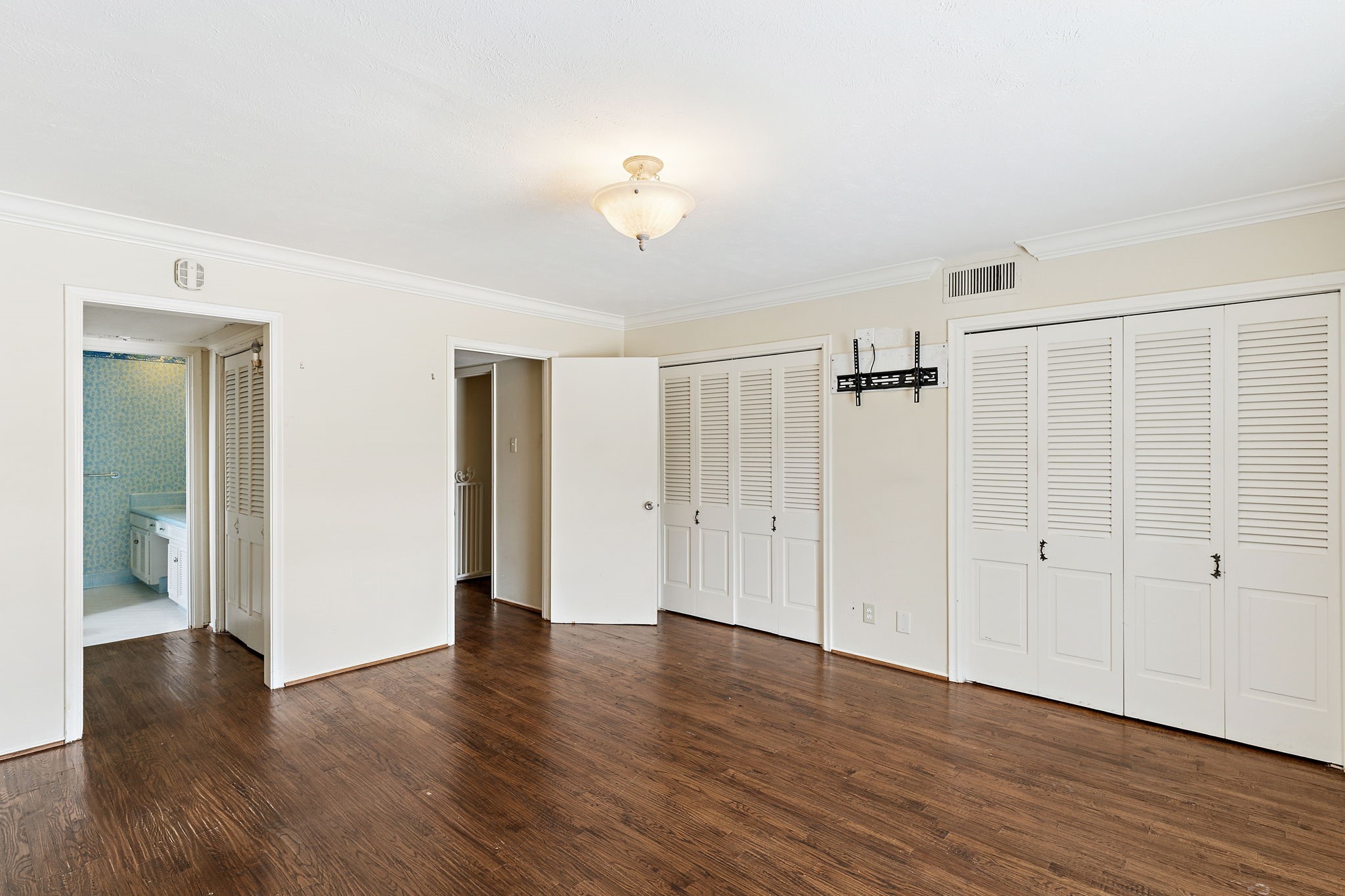 6367 Diamond Head Circle Dallas TX 75225