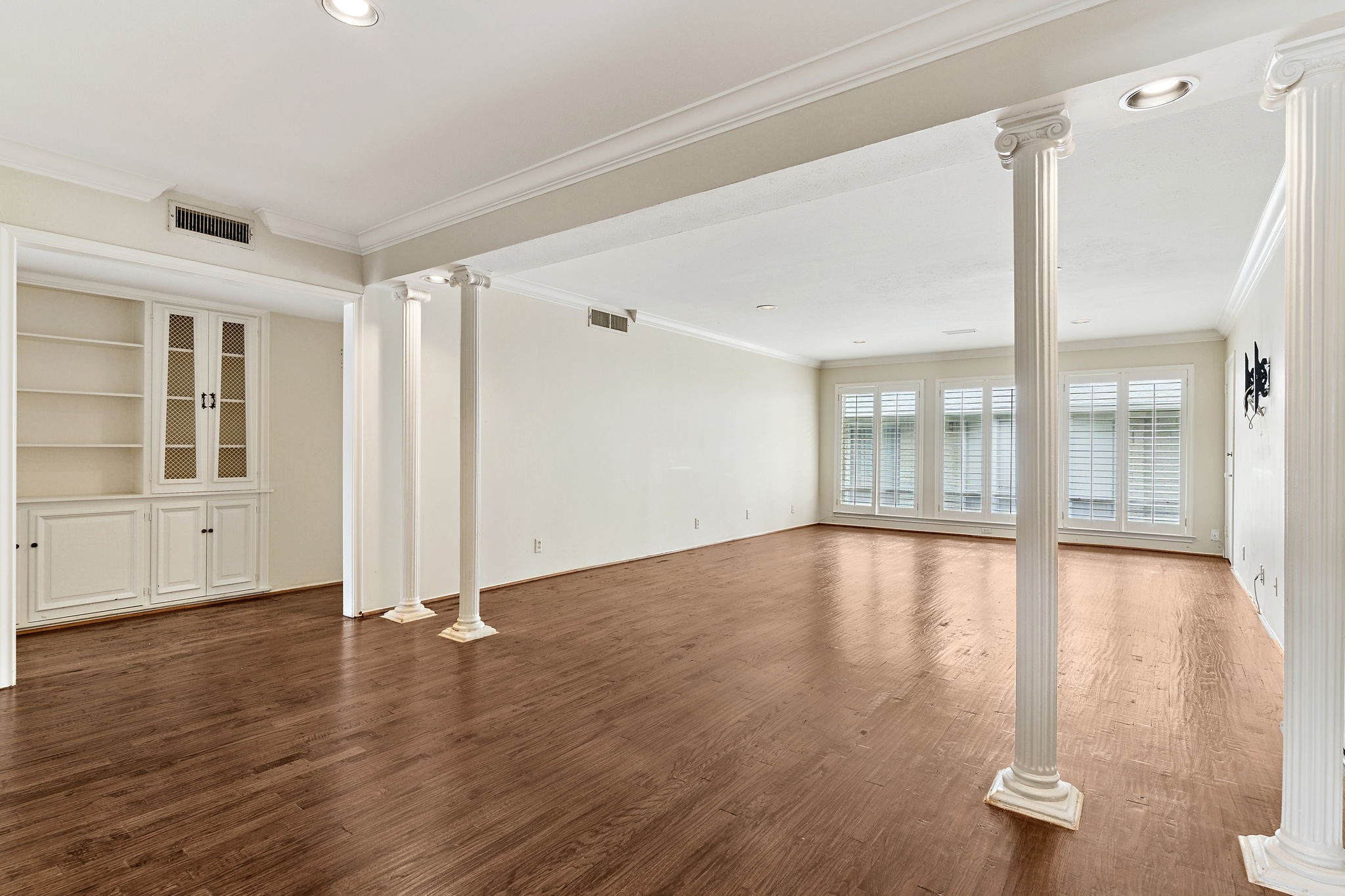 6367 Diamond Head Circle Dallas TX 75225
