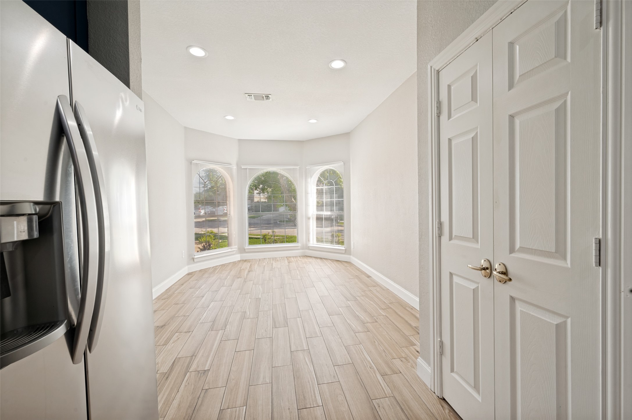 9426 Abbey Road Irving TX 75063