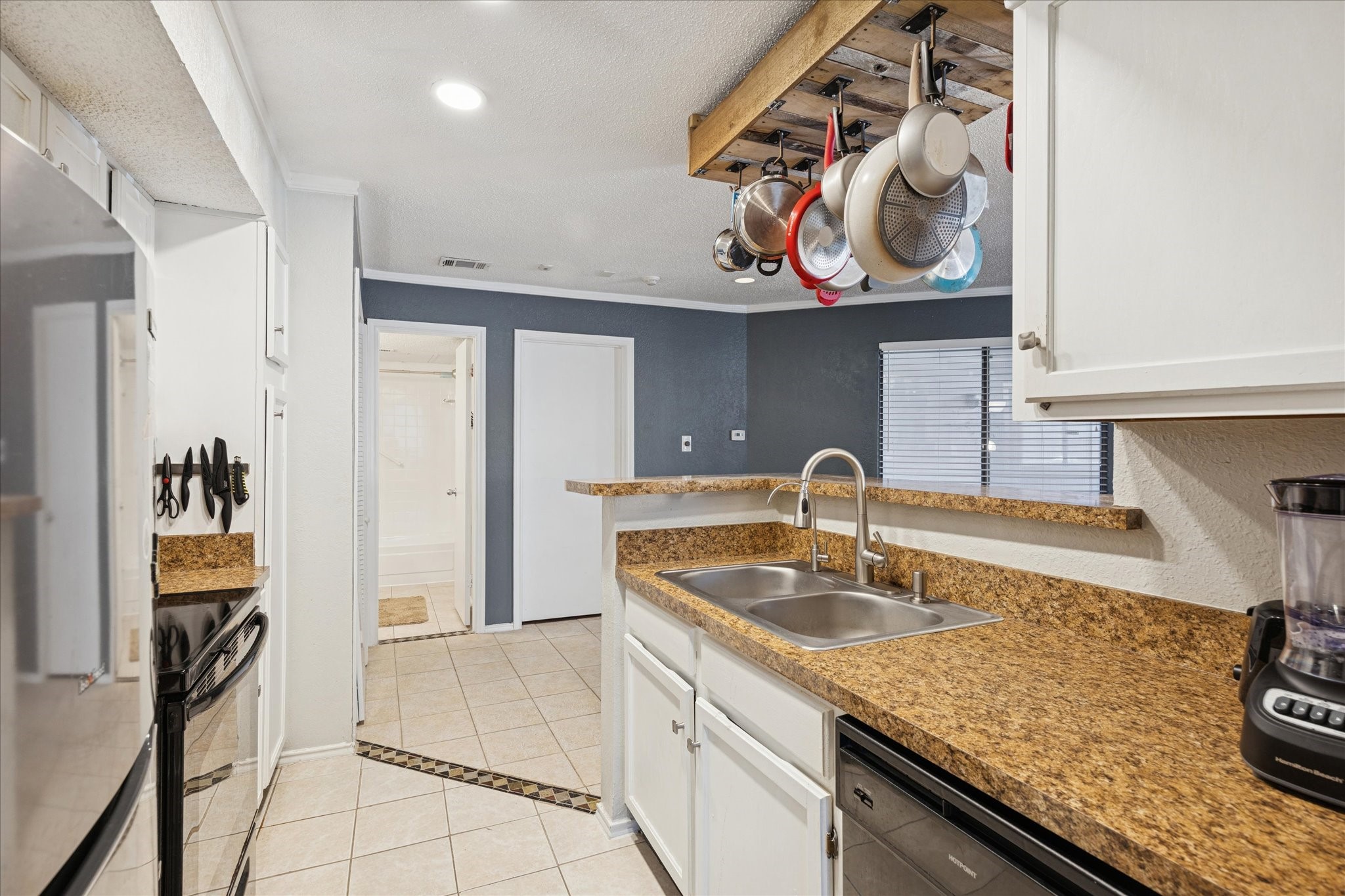 2300 Balsam Drive Arlington TX 76006