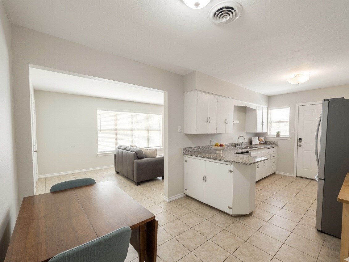 2732 W Jefferson Boulevard Dallas TX 75211