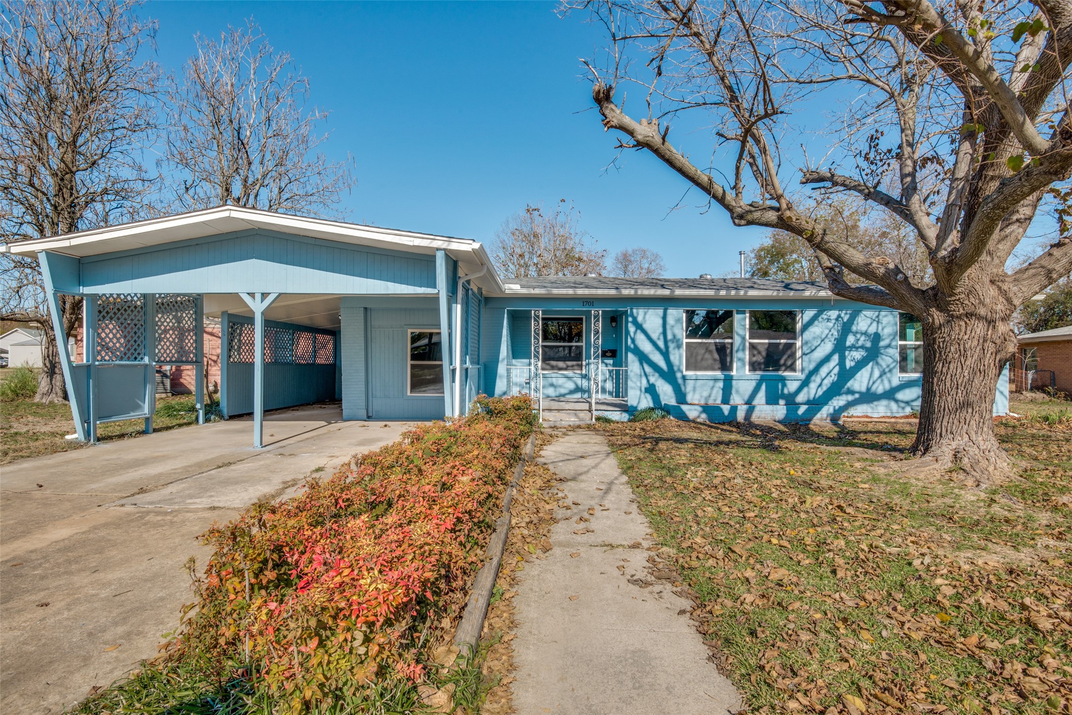 1701 Merrywood Way Gainesville TX 76240