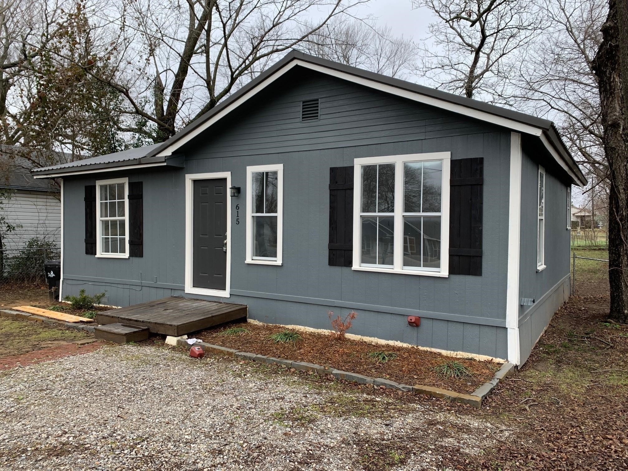 615 W Coffin Street Denison TX 75020